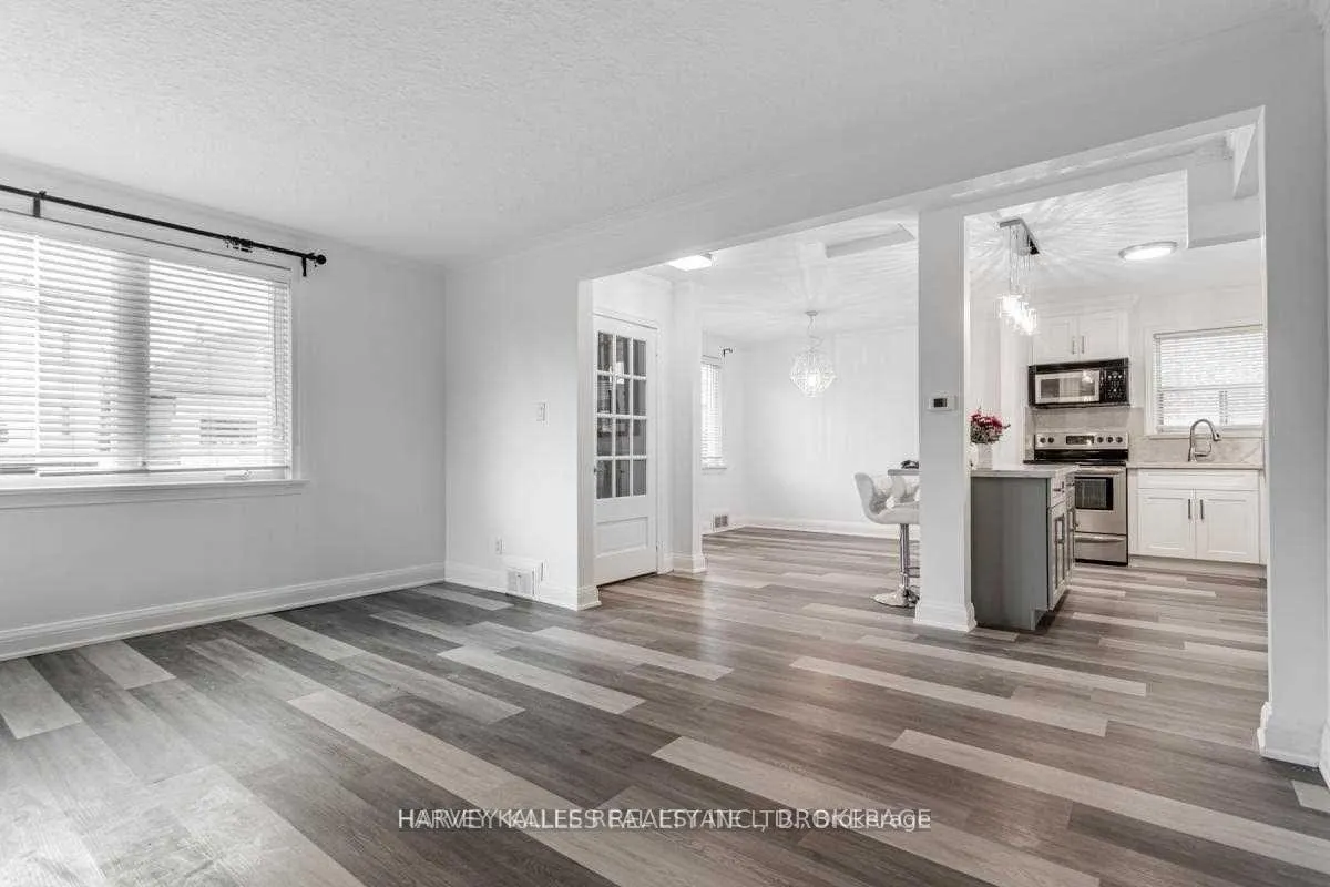 Photo 6 of Unit Main, 157 Viewmount Avenue, Toronto, Englemount-Lawrence — HOMEH