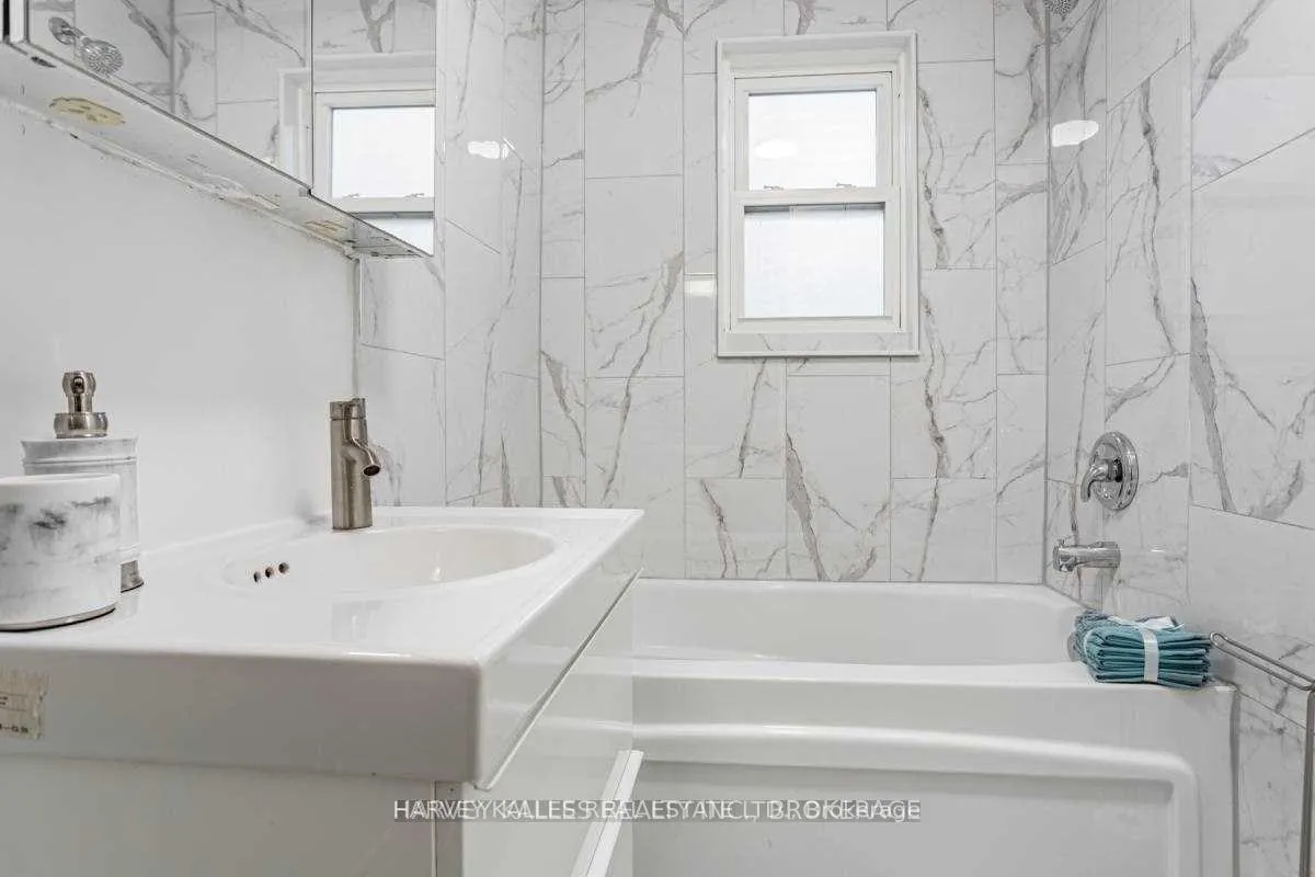 Photo 24 of Unit Main, 157 Viewmount Avenue, Toronto, Englemount-Lawrence — HOMEH