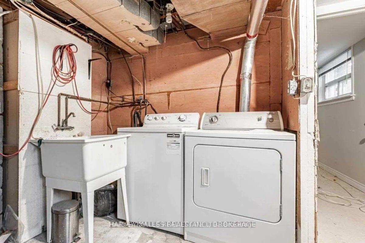 Photo 25 of Unit Main, 157 Viewmount Avenue, Toronto, Englemount-Lawrence — HOMEH