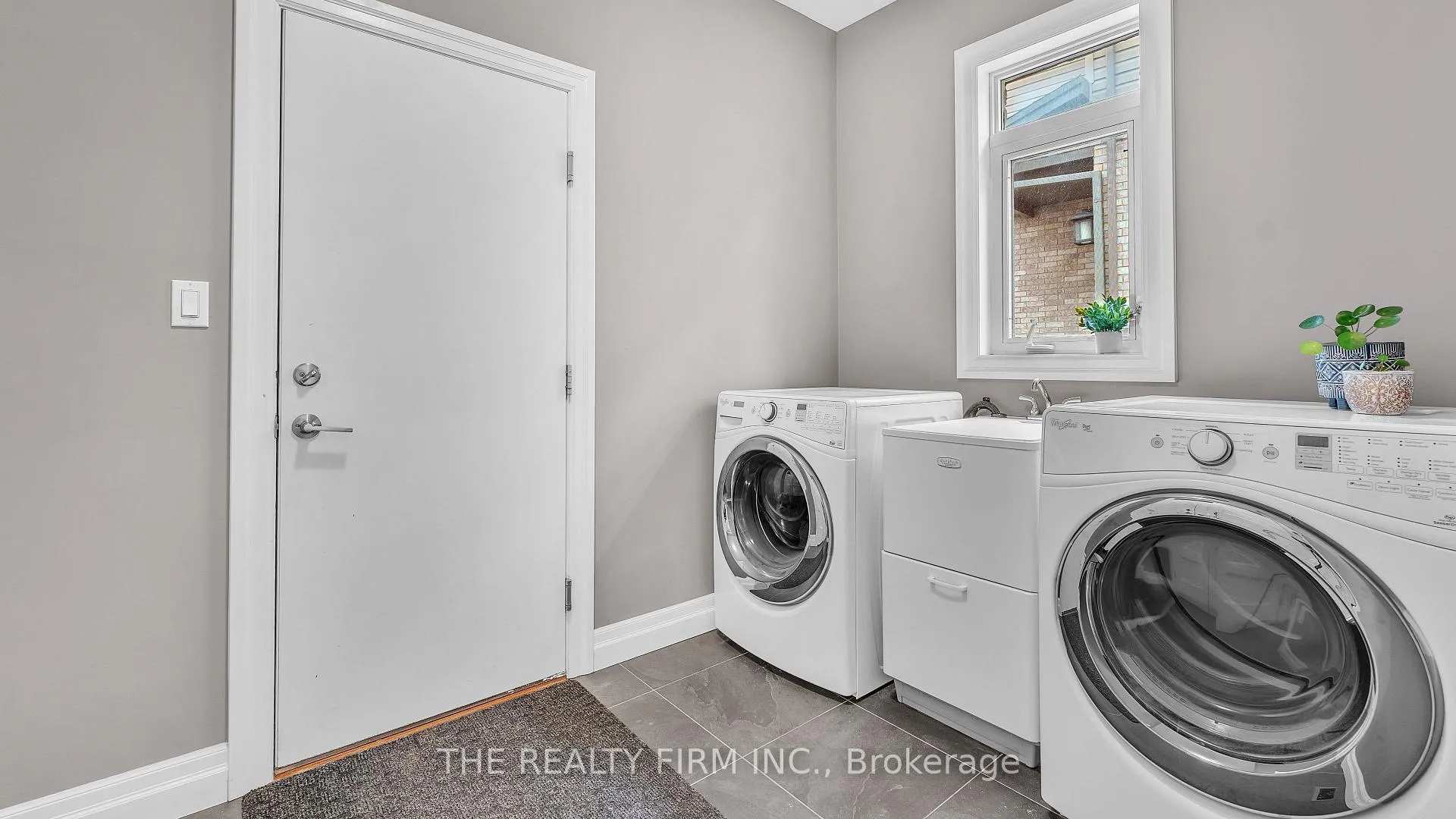 Photo 9 of 1773 Beaverbrook Avenue, London, North M — HOMEH