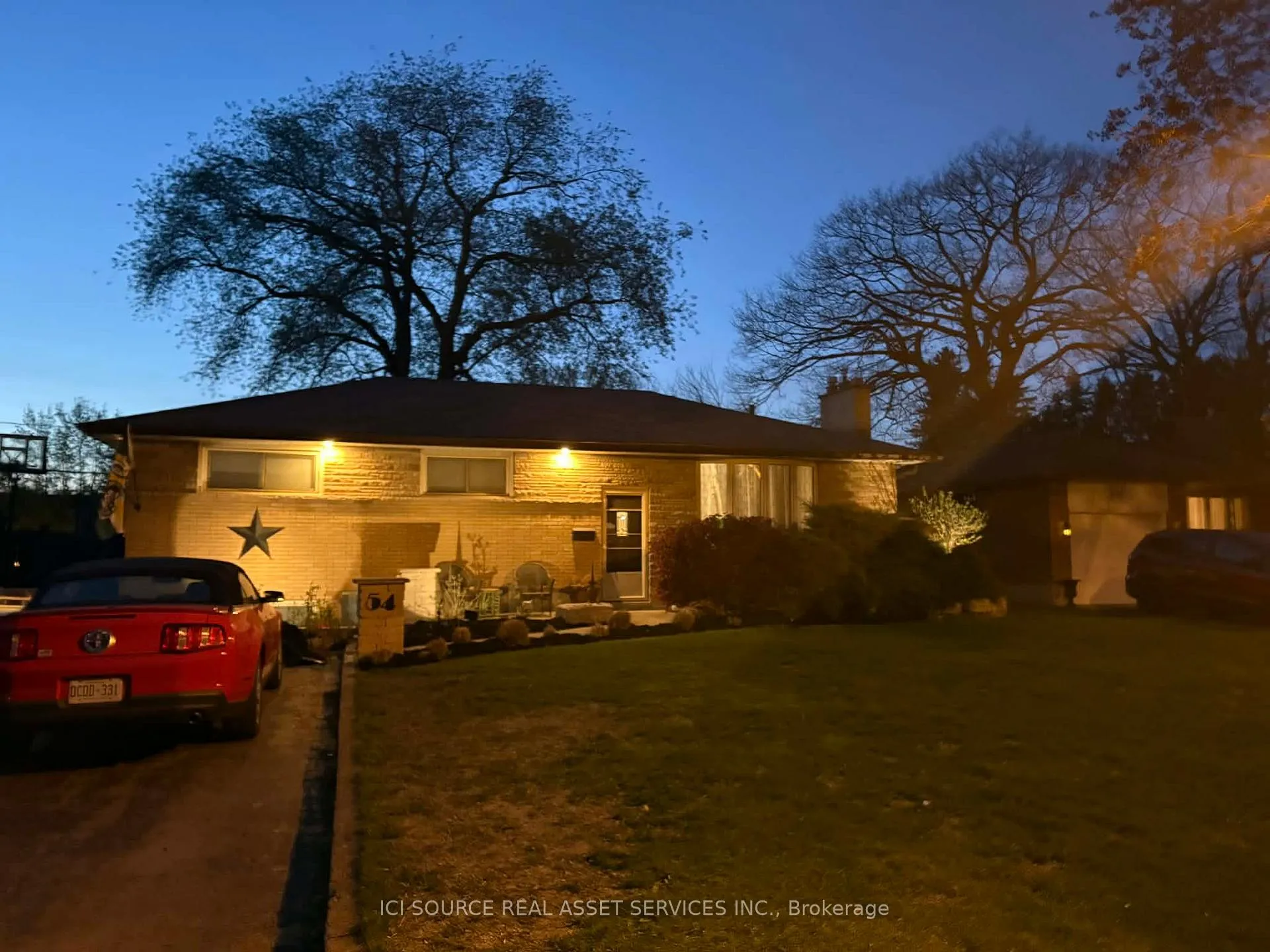 Photo 4 of 54 Rockwyn Crescent, London, East O — HOMEH