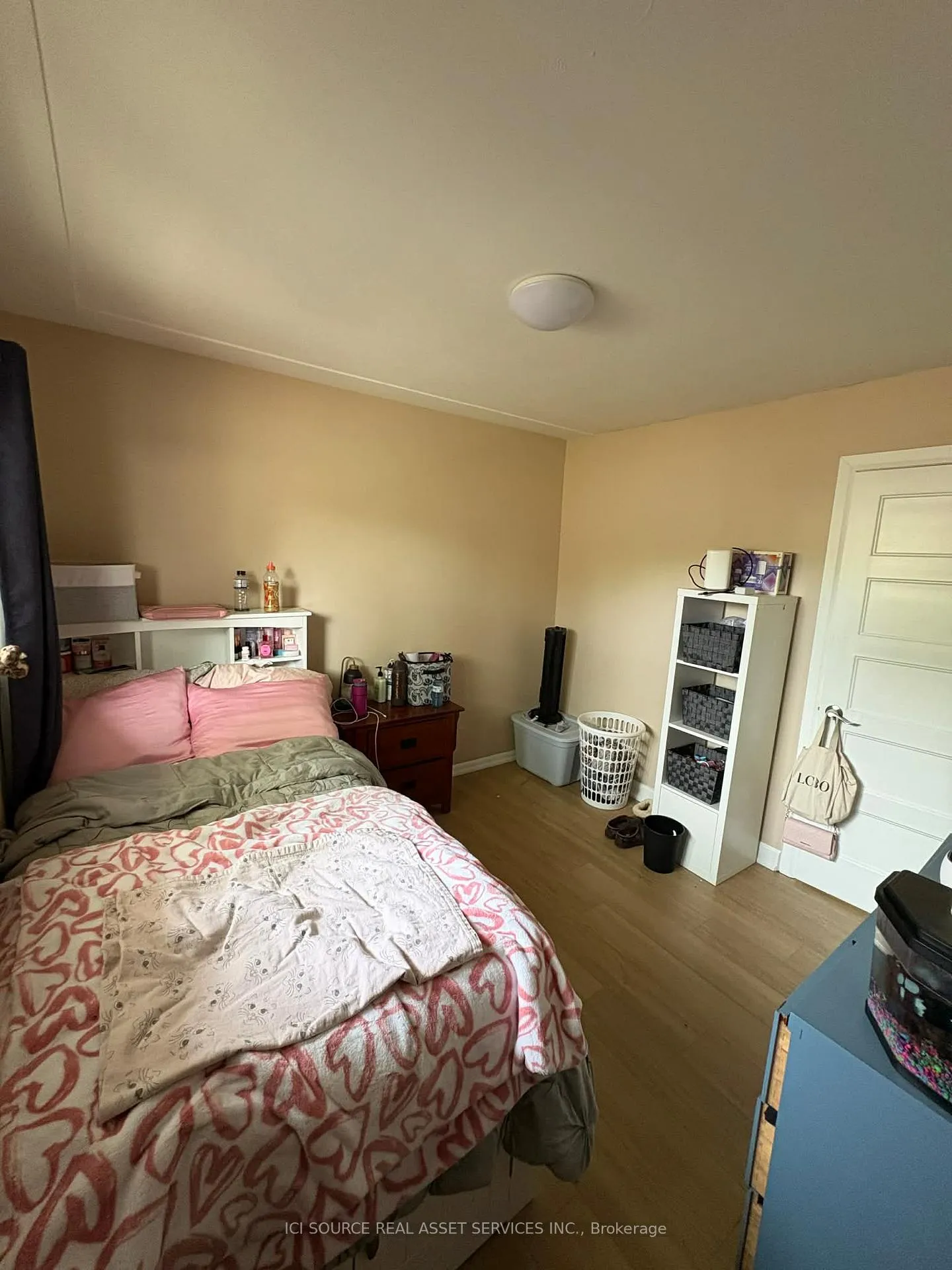 Photo 16 of 54 Rockwyn Crescent, London, East O — HOMEH