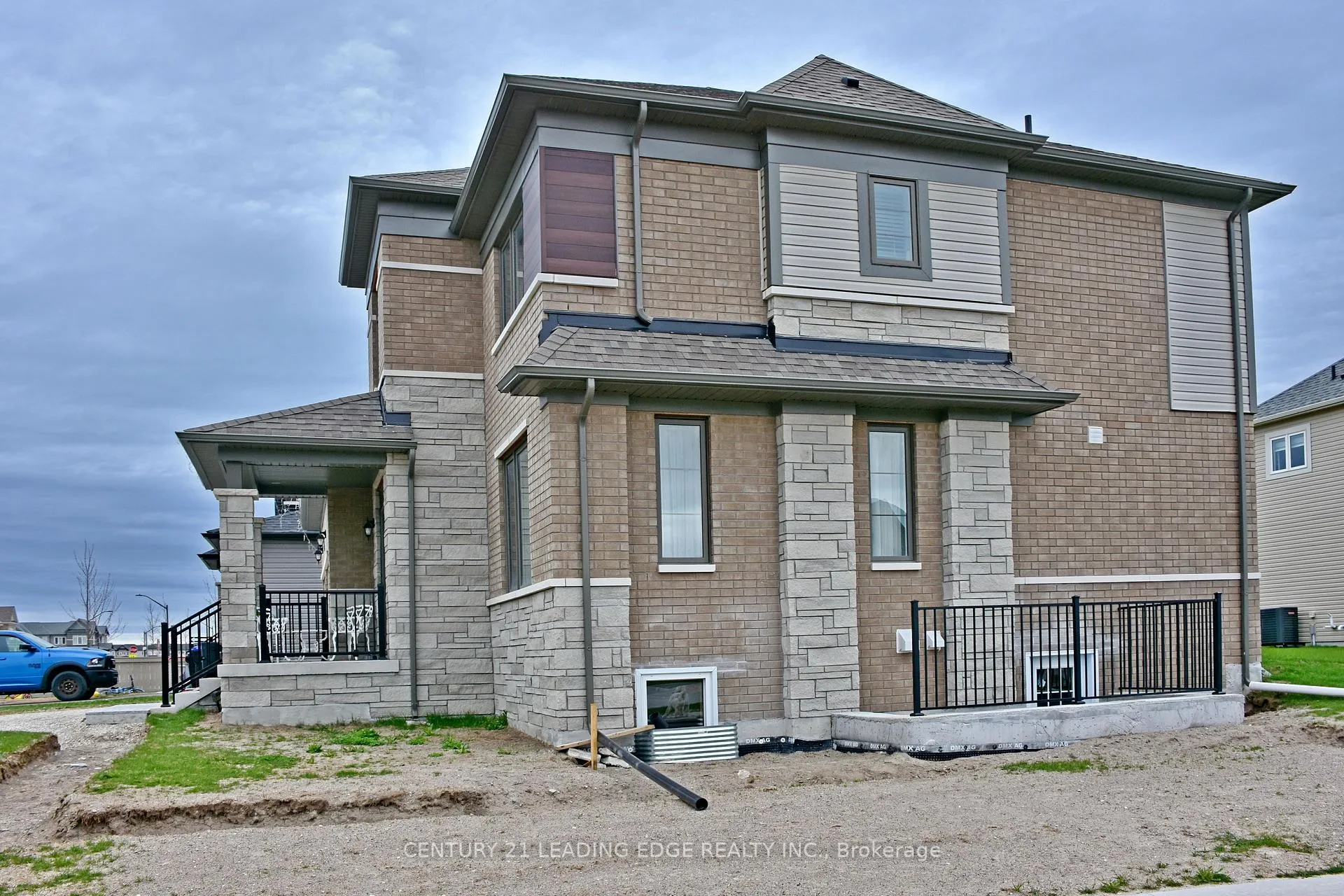 Photo 5 of 36 Union Boulevard, Wasaga Beach — HOMEH