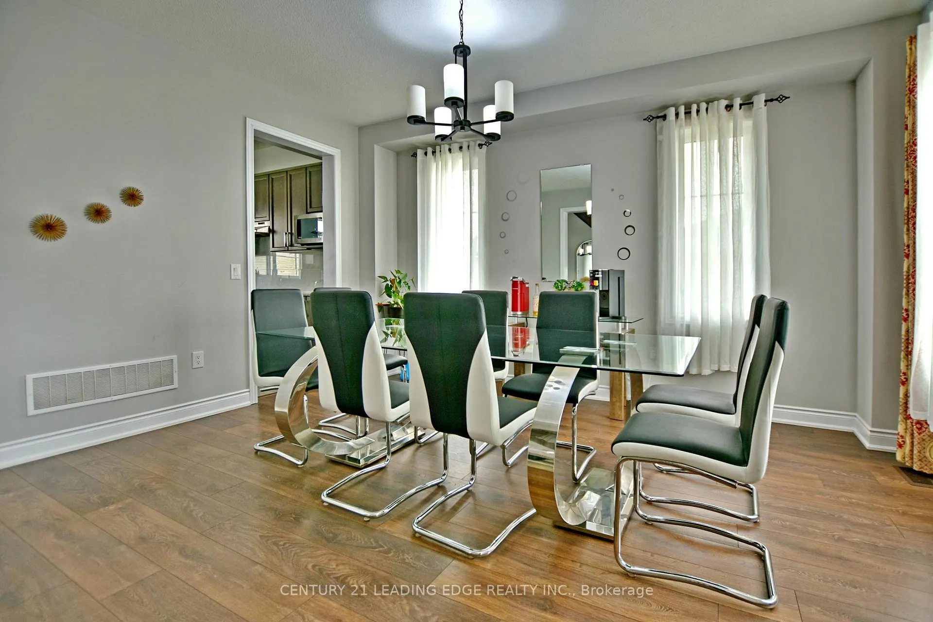 Photo 10 of 36 Union Boulevard, Wasaga Beach — HOMEH