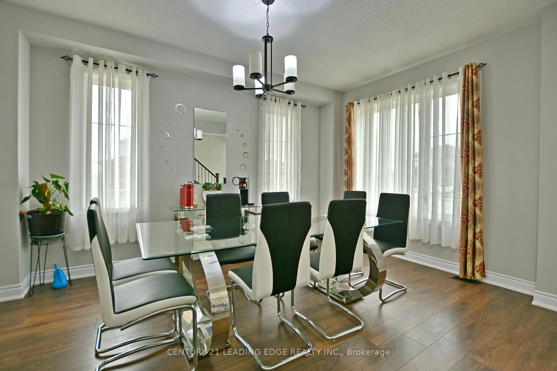 Photo 11 of 36 Union Boulevard, Wasaga Beach — HOMEH