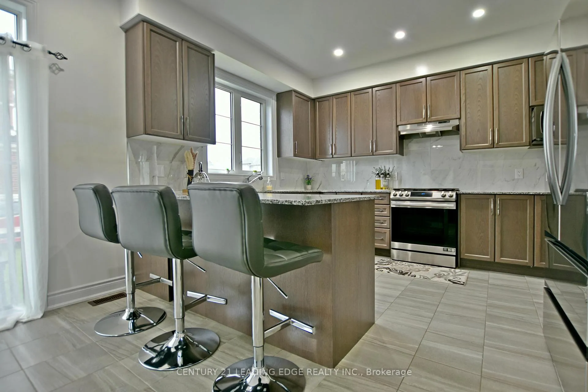 Photo 16 of 36 Union Boulevard, Wasaga Beach — HOMEH