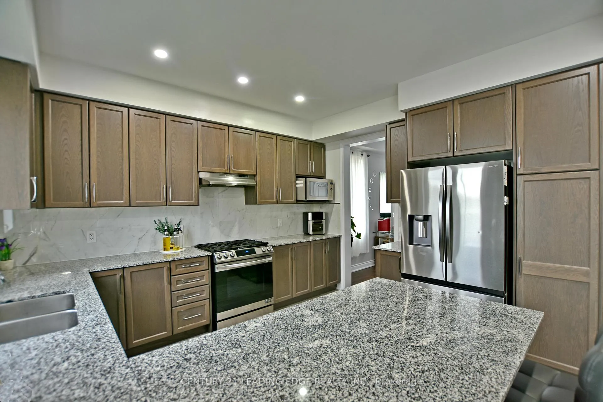 Photo 18 of 36 Union Boulevard, Wasaga Beach — HOMEH