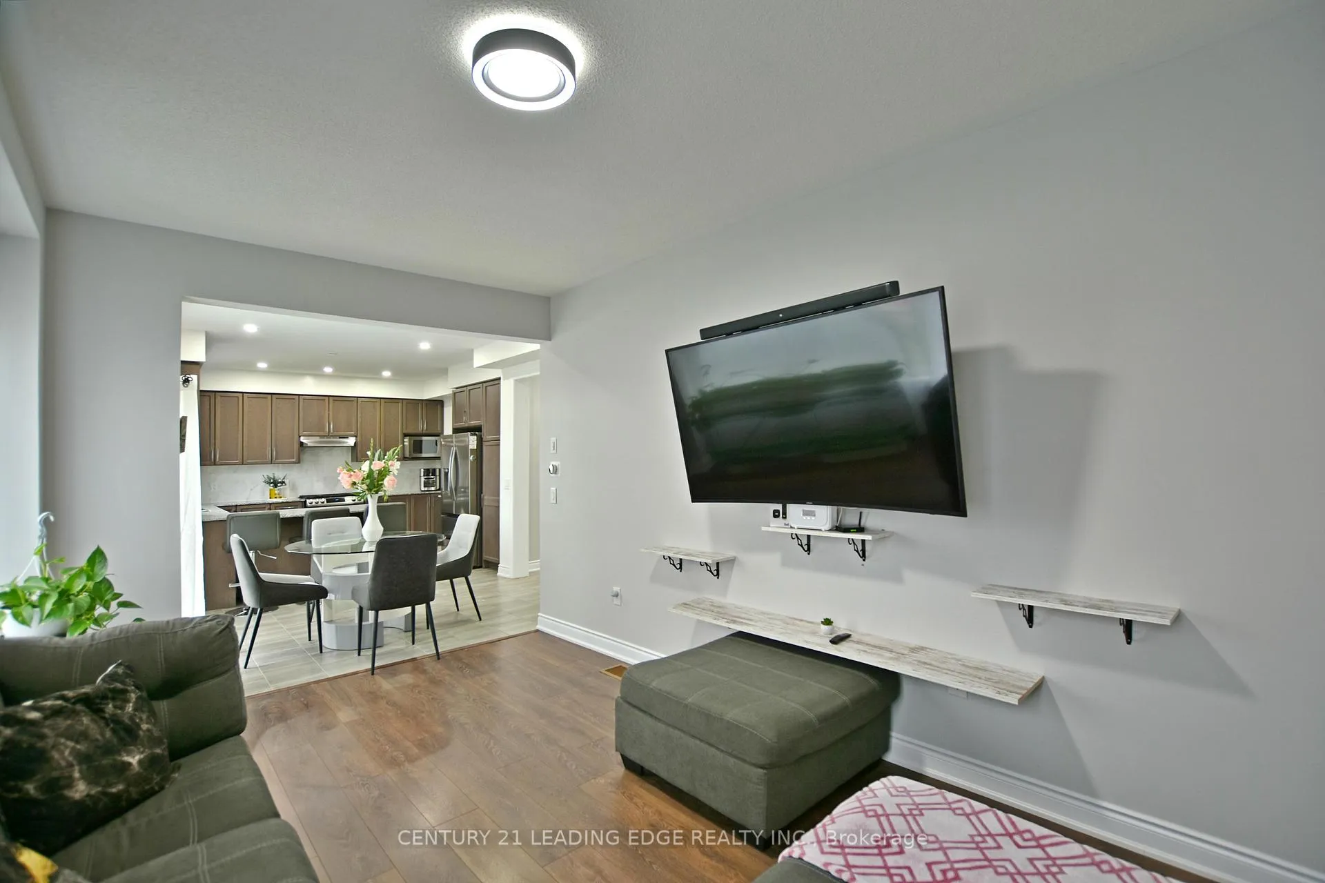 Photo 24 of 36 Union Boulevard, Wasaga Beach — HOMEH