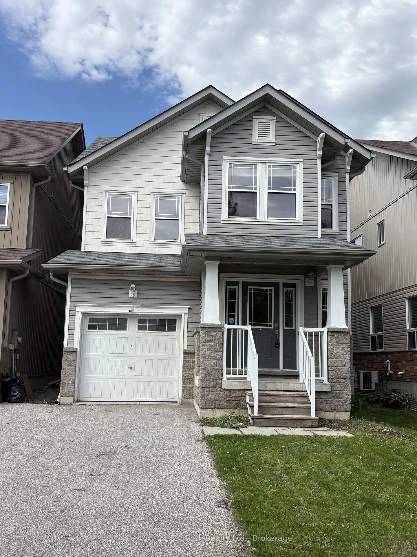 Photo 2 of 34 Pearl Drive, Orillia — HOMEH