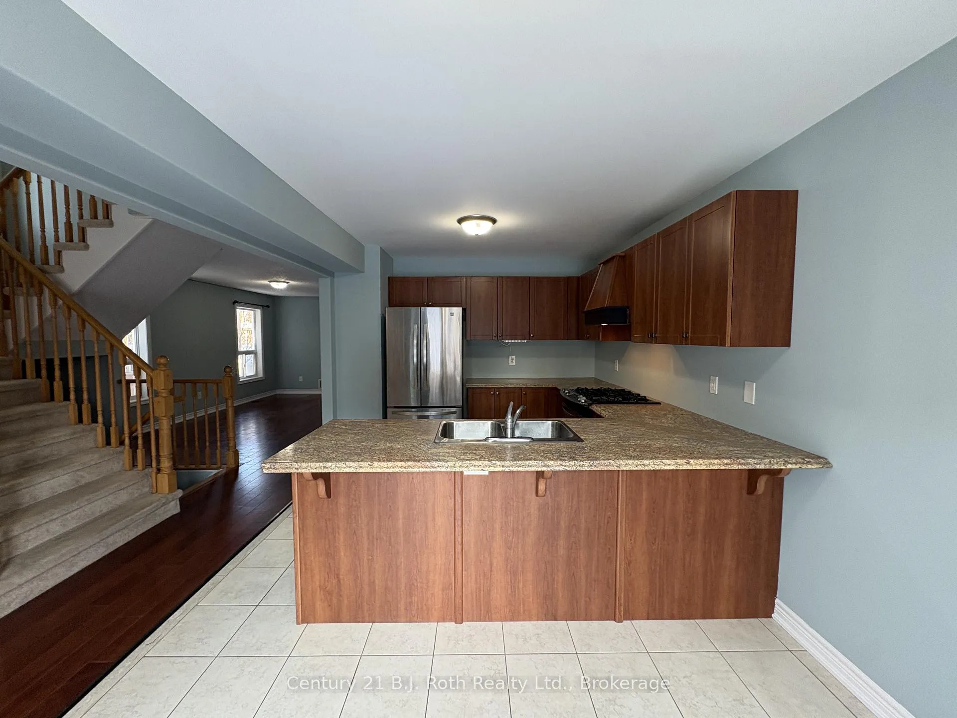 Photo 9 of 34 Pearl Drive, Orillia — HOMEH