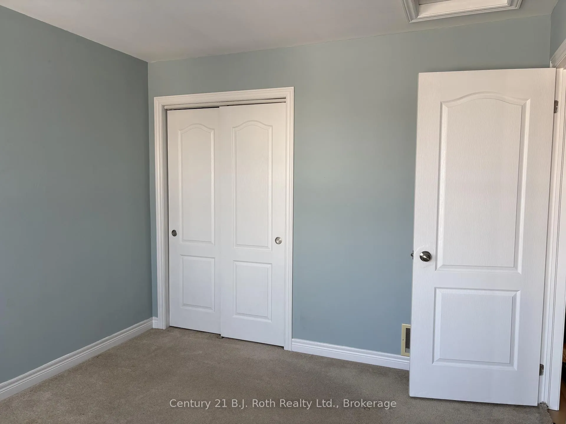 Photo 15 of 34 Pearl Drive, Orillia — HOMEH