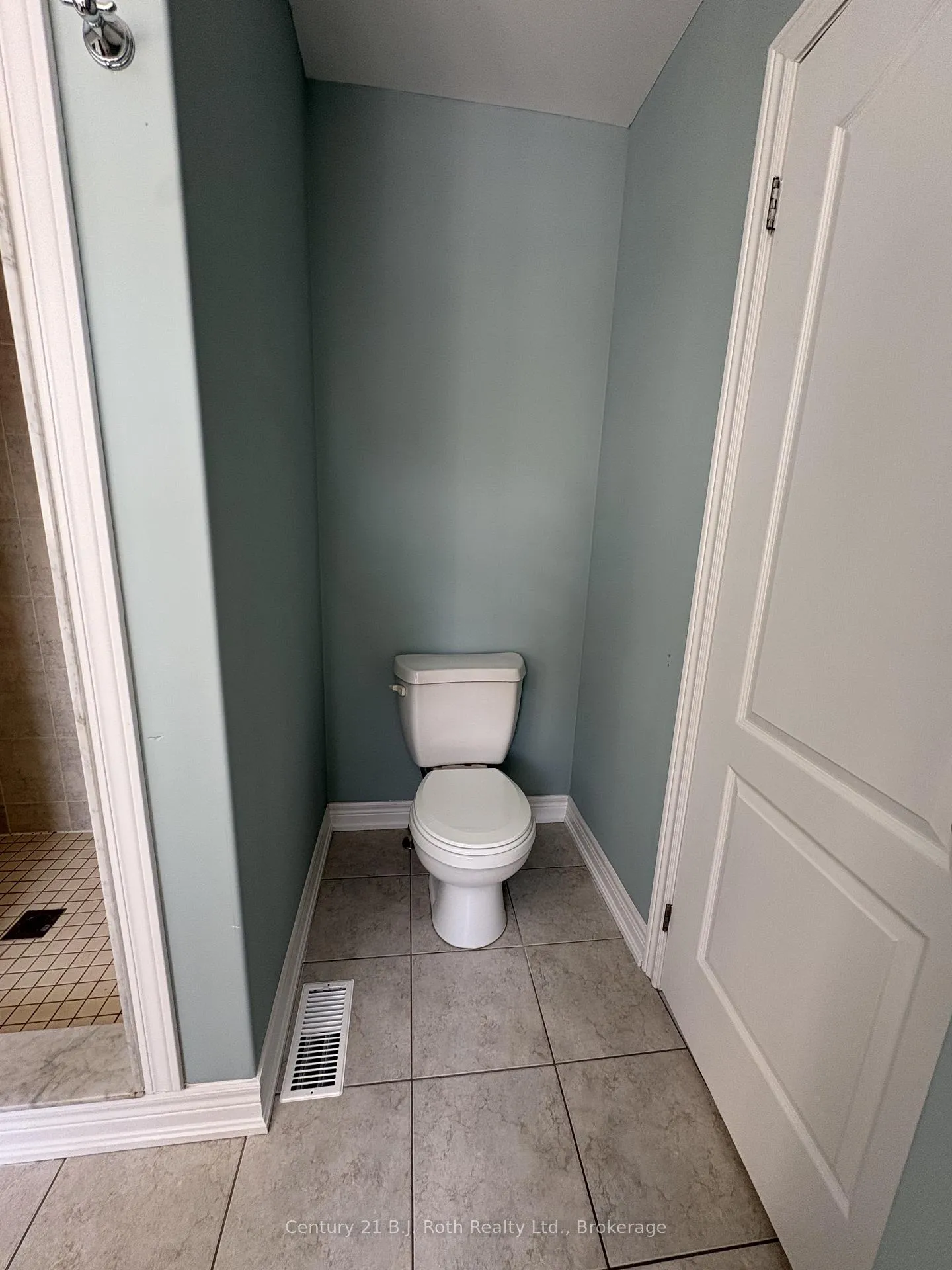 Photo 21 of 34 Pearl Drive, Orillia — HOMEH