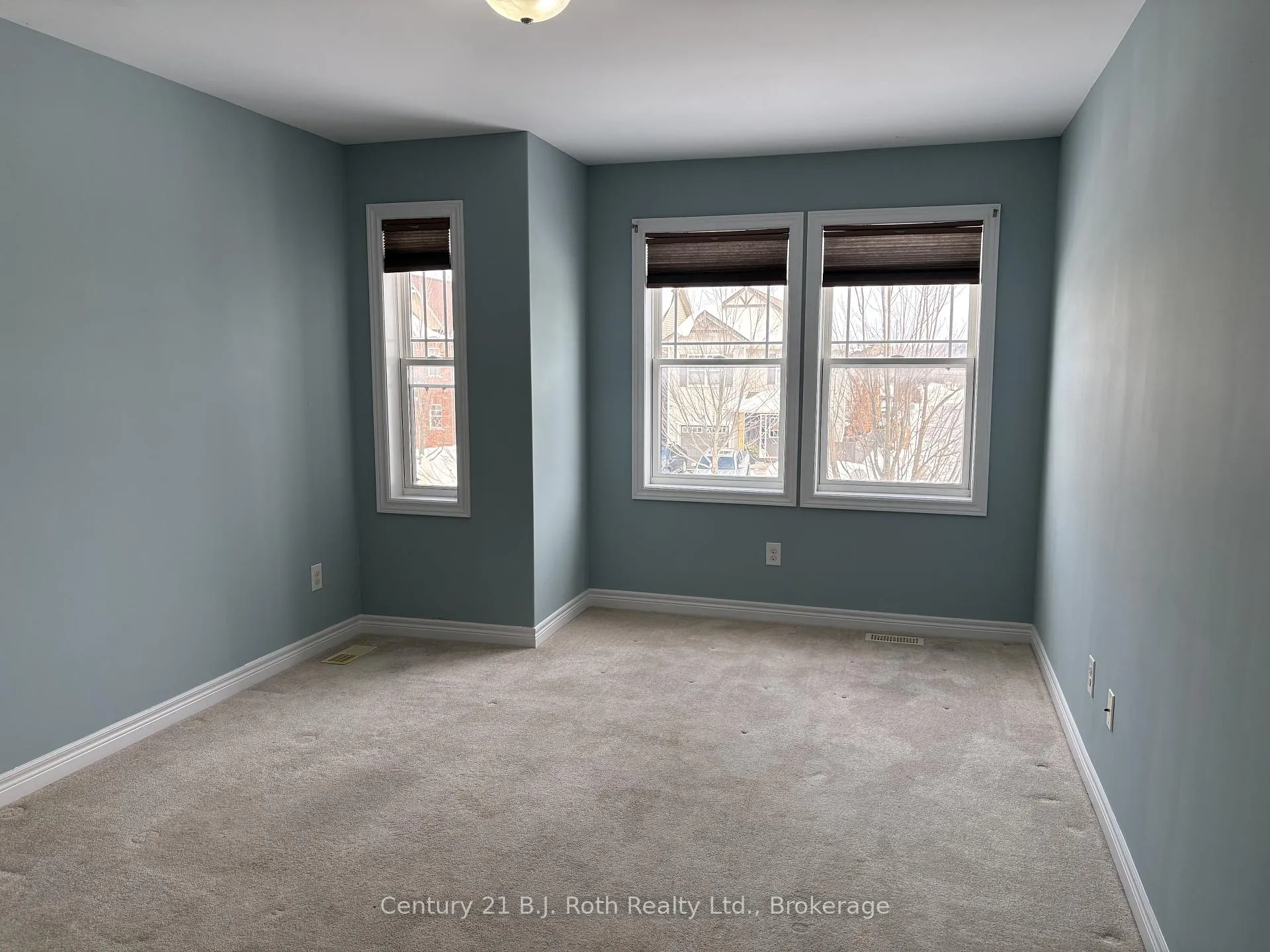 Photo 26 of 34 Pearl Drive, Orillia — HOMEH