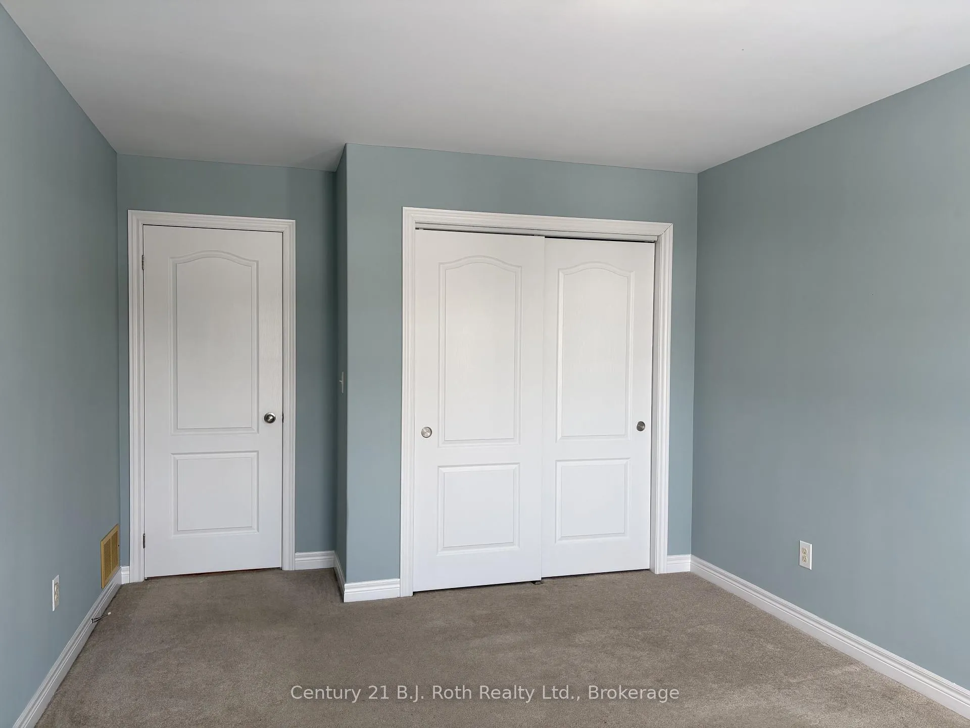 Photo 27 of 34 Pearl Drive, Orillia — HOMEH
