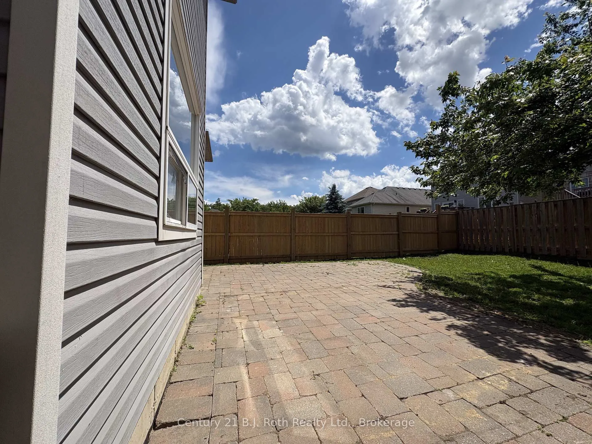 Photo 31 of 34 Pearl Drive, Orillia — HOMEH