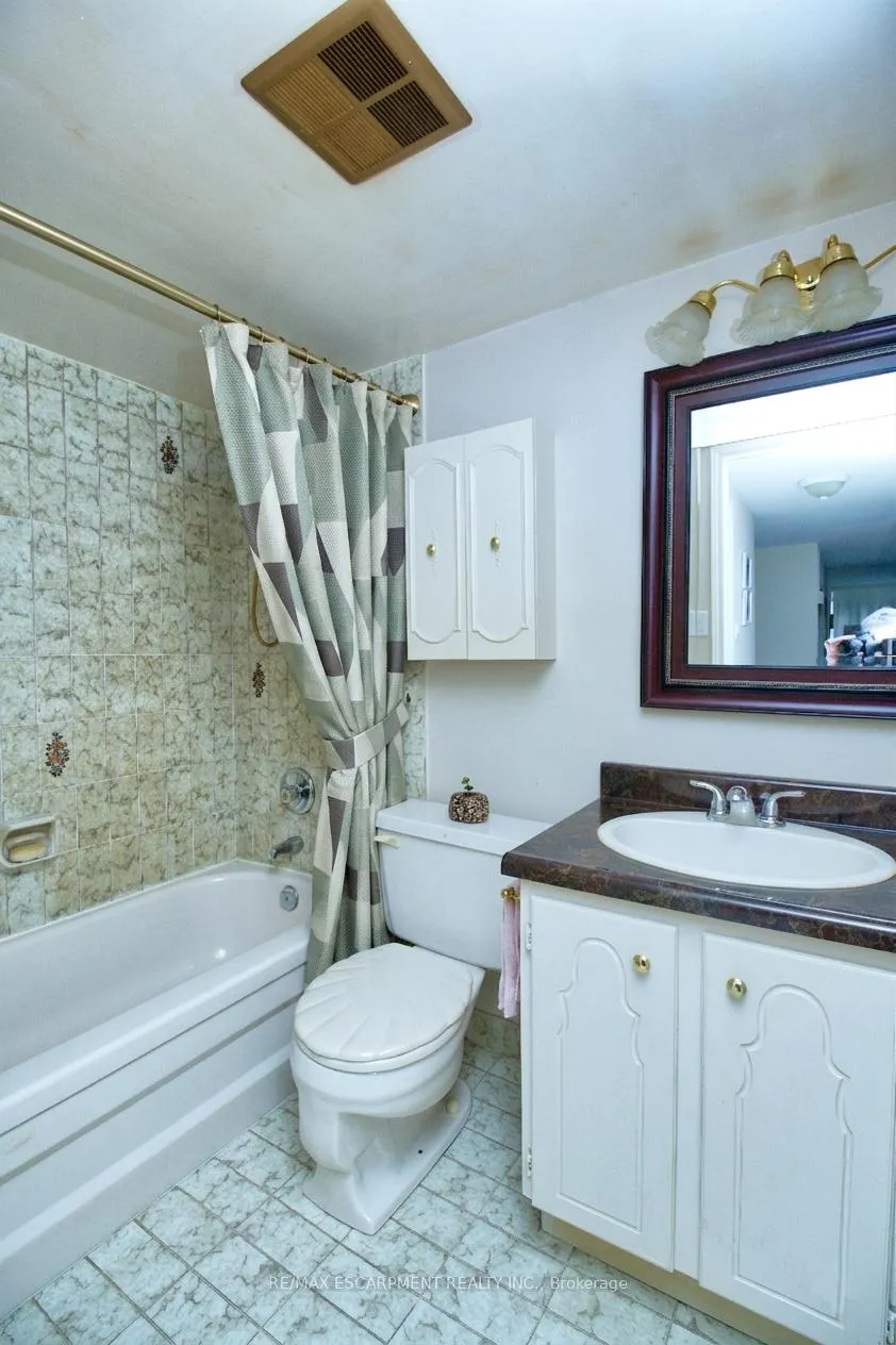 Photo 11 of Unit 802, 40 Harrisford Street, Hamilton, Red Hill — HOMEH