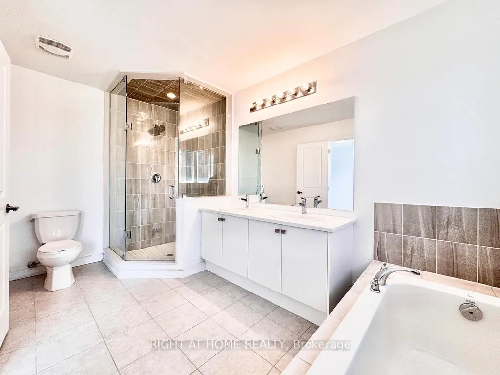 Photo 13 of 16 Blue Forest Crescent, Barrie, Innis-Shore — HOMEH