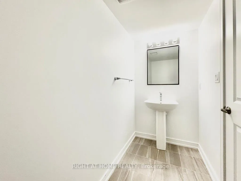 Photo 20 of 16 Blue Forest Crescent, Barrie, Innis-Shore — HOMEH