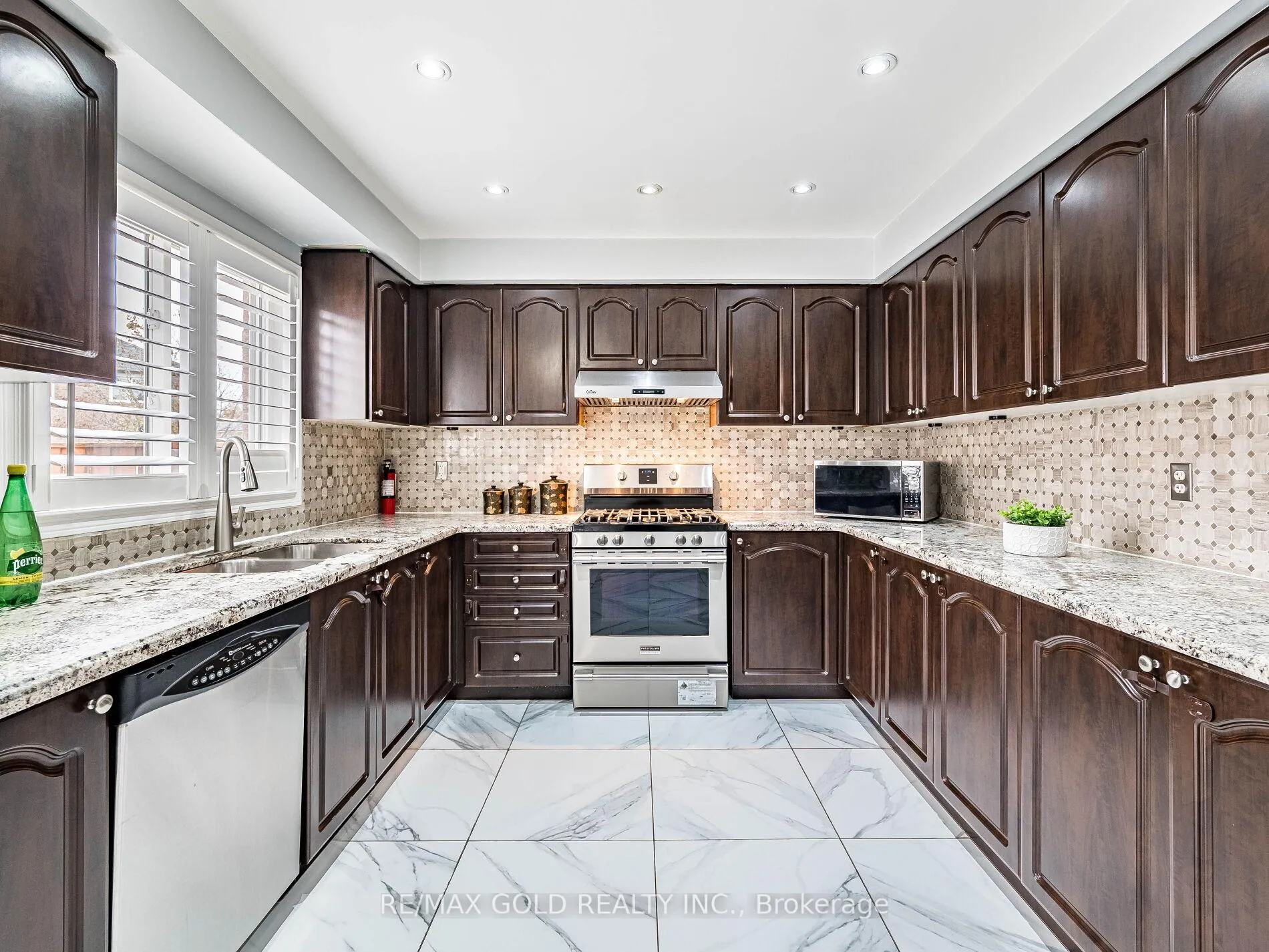 Photo 11 of 66 Hiberton Crescent, Brampton, Fletcher's Meadow — HOMEH