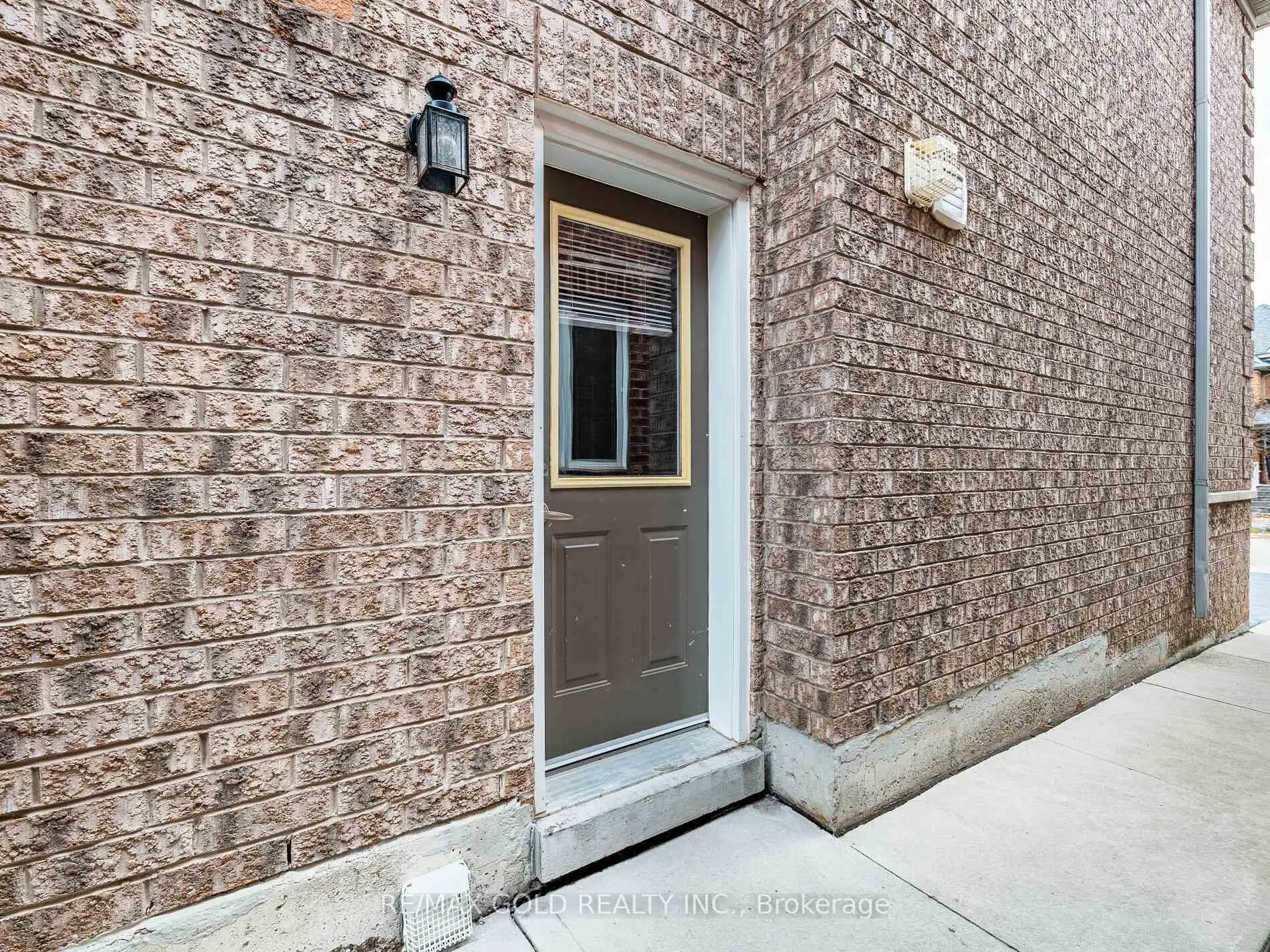 Photo 35 of 66 Hiberton Crescent, Brampton, Fletcher's Meadow — HOMEH