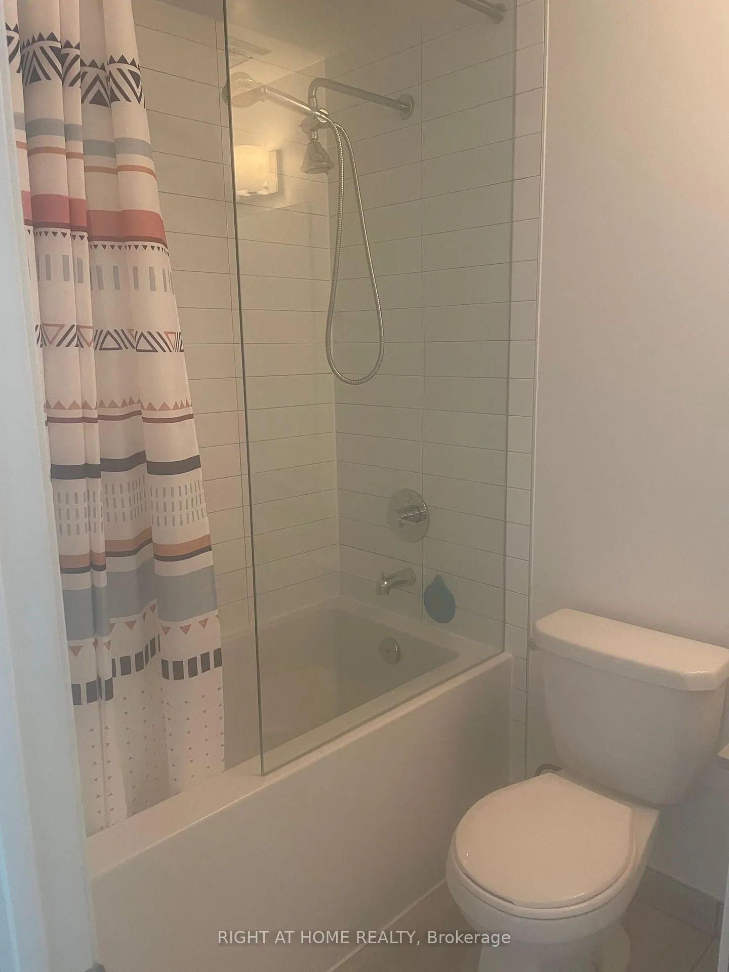 Photo 12 of Unit 2101, 460 Adelaide Street E, Toronto, Moss Park — HOMEH
