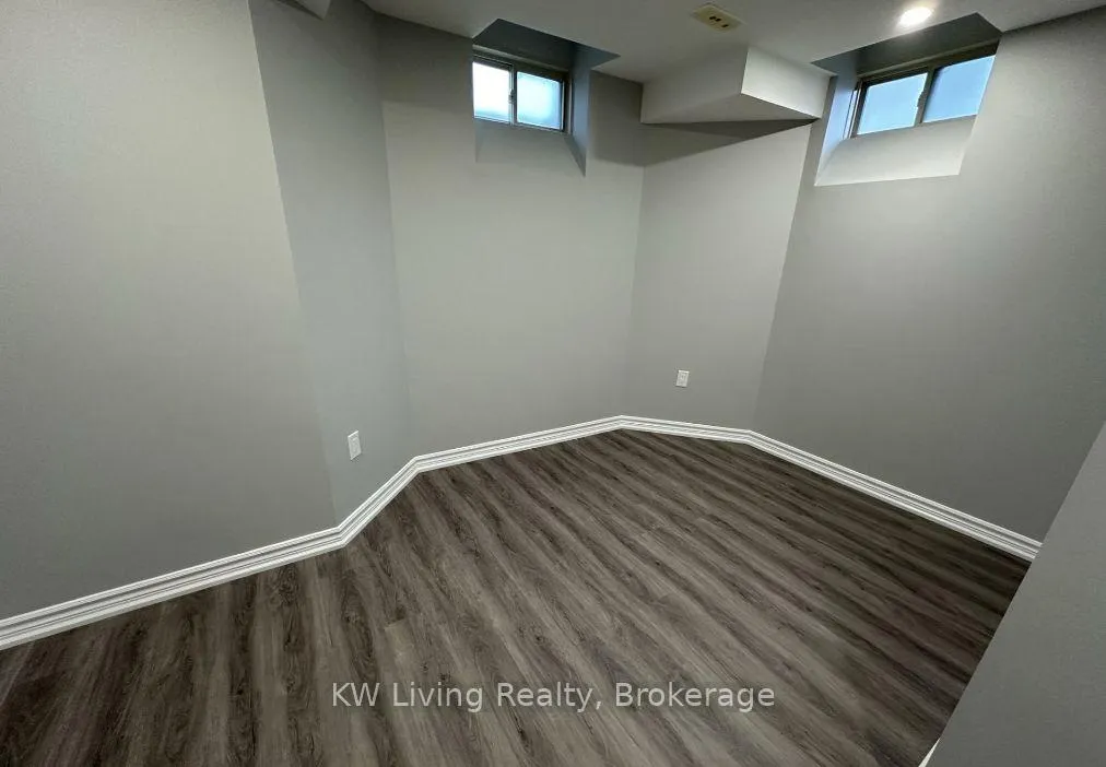 Photo 5 of Unit LOWER, 158 William Bartlett Drive, Markham, Berczy — HOMEH