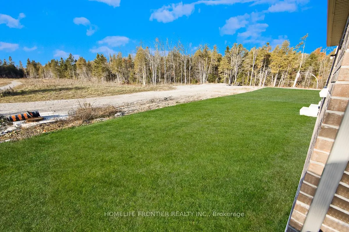 Photo 10 of 11 Spruceside Drive, Kawartha Lakes, Bobcaygeon — HOMEH