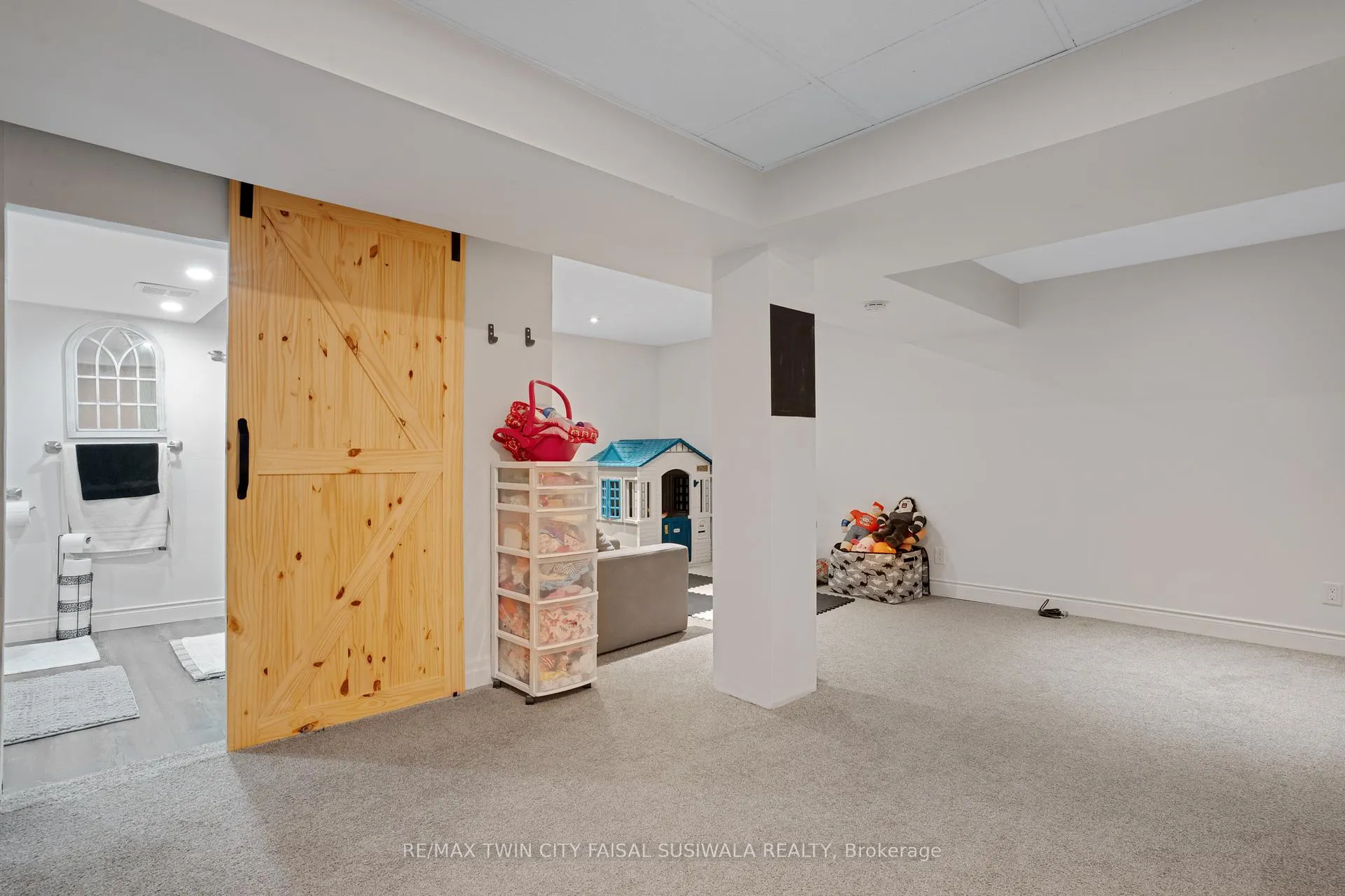 Photo 33 of 26 Telfer Court, Cambridge — HOMEH