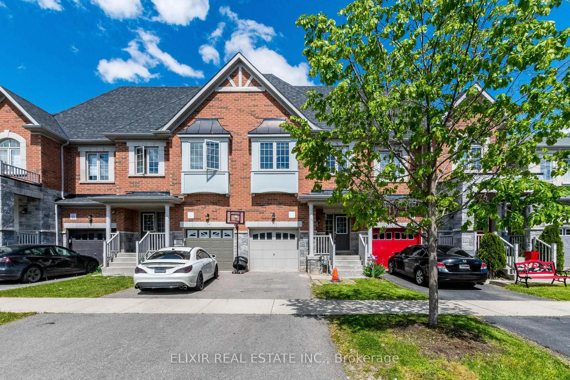 Photo 2 of 32 Yately Street, Brampton, Northwest Brampton — HOMEH