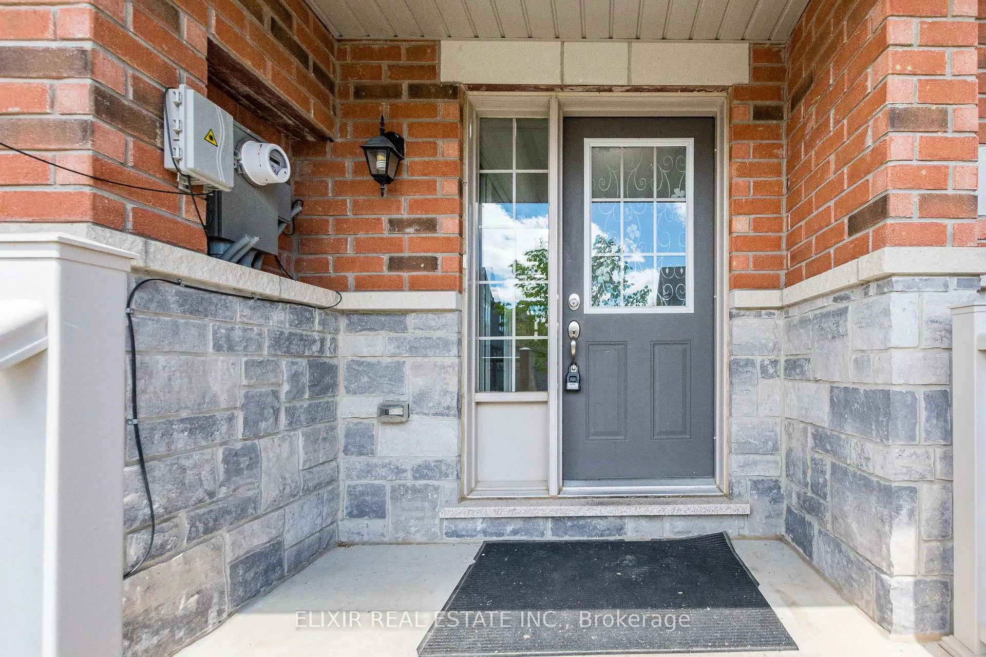 Photo 3 of 32 Yately Street, Brampton, Northwest Brampton — HOMEH