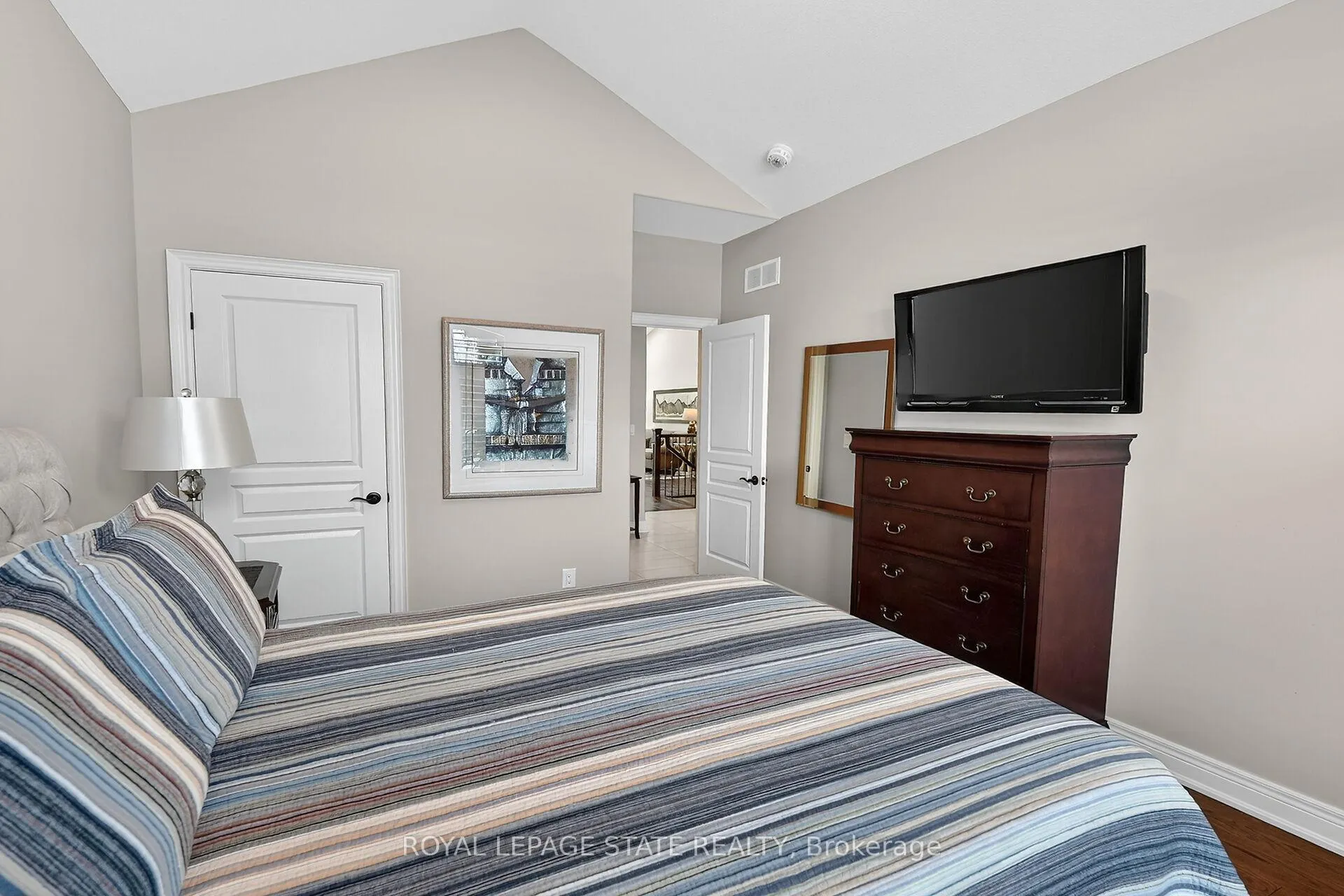 Photo 27 of 1 Cedar Drive, Niagara-on-the-Lake, St. Davids — HOMEH