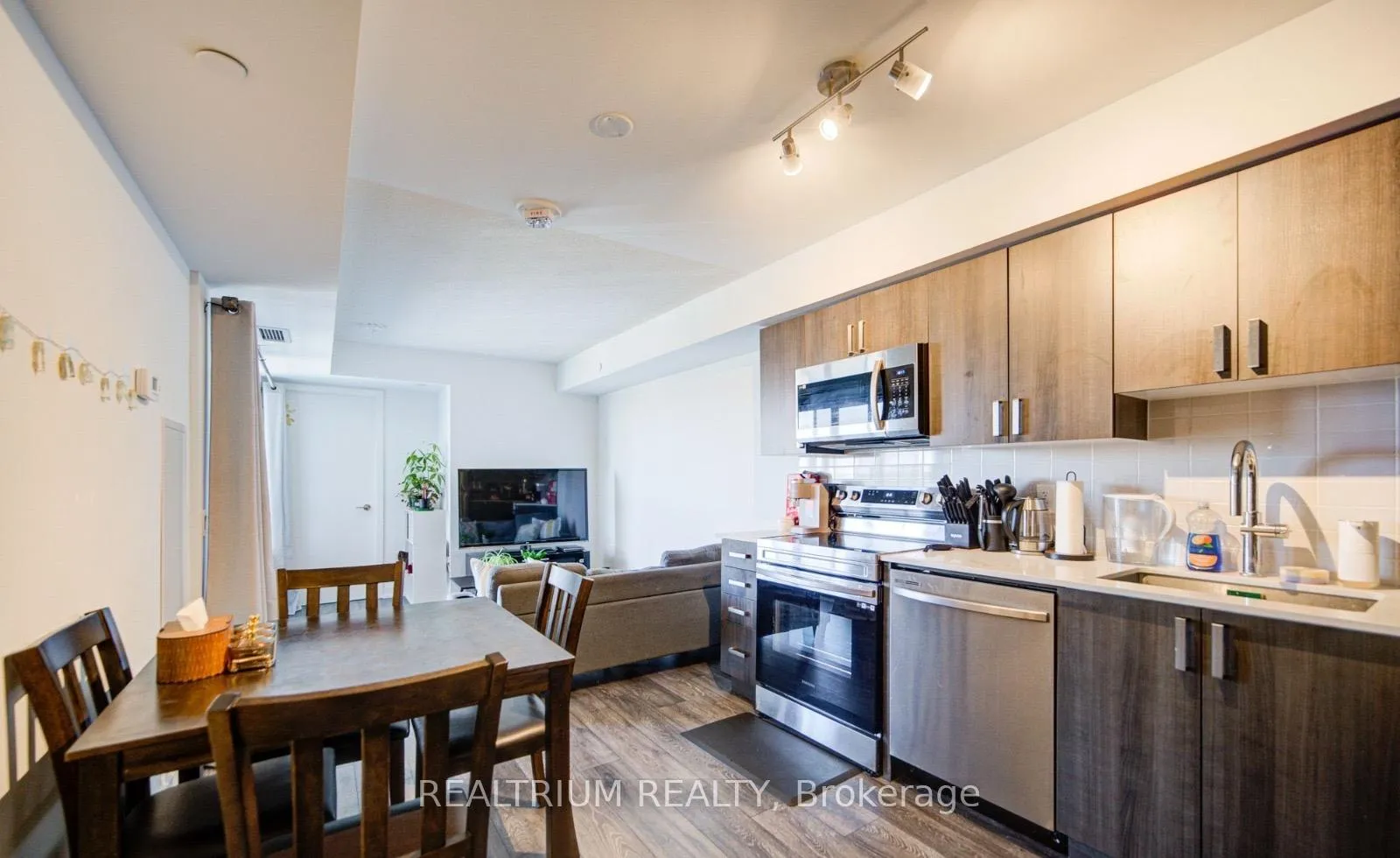 Photo 8 of Unit 308, 1455 Celebration Drive, Pickering, Bay Ridges — HOMEH