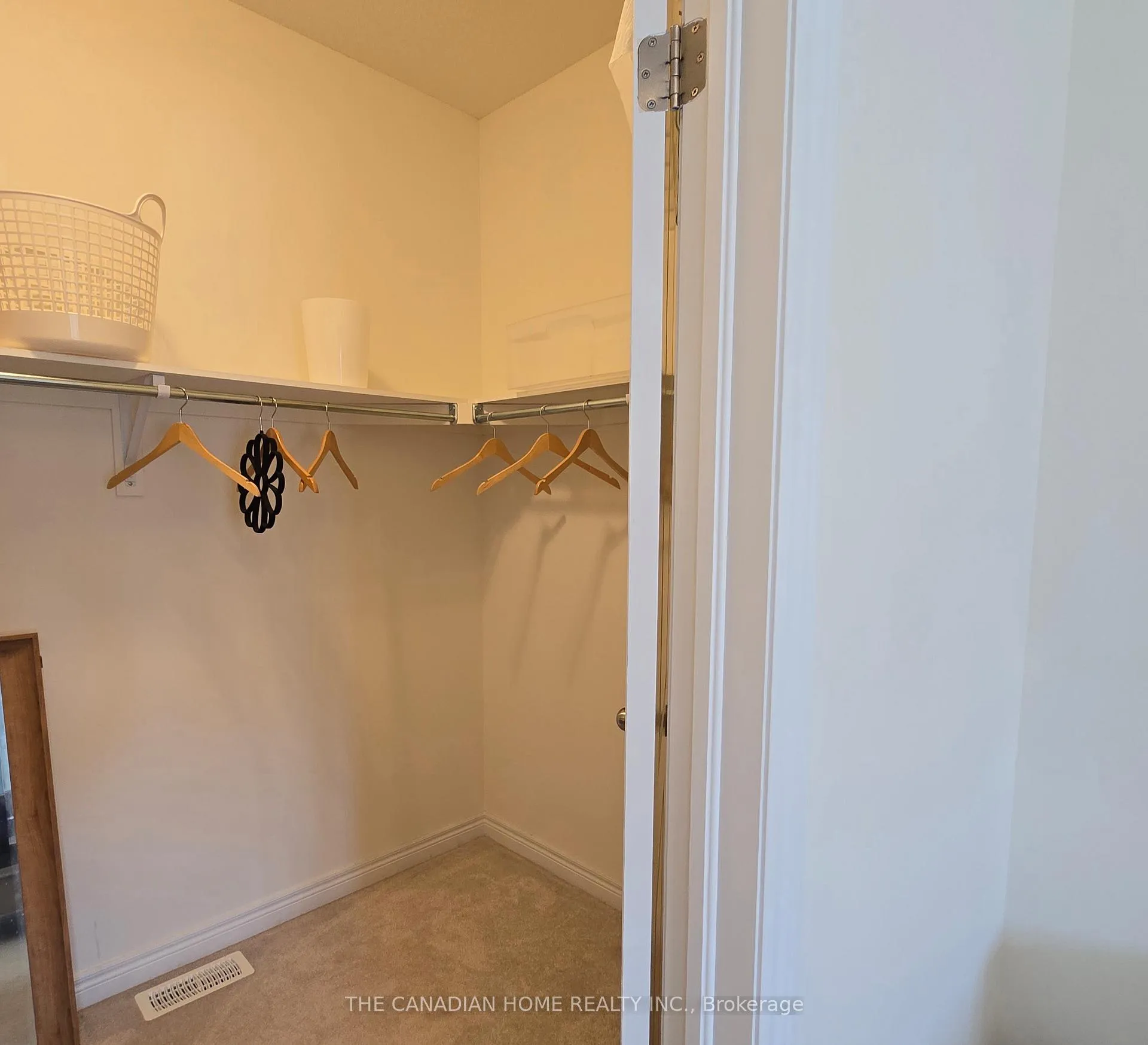 Photo 8 of 76 Conarty Crescent, Whitby, Rural Whitby — HOMEH