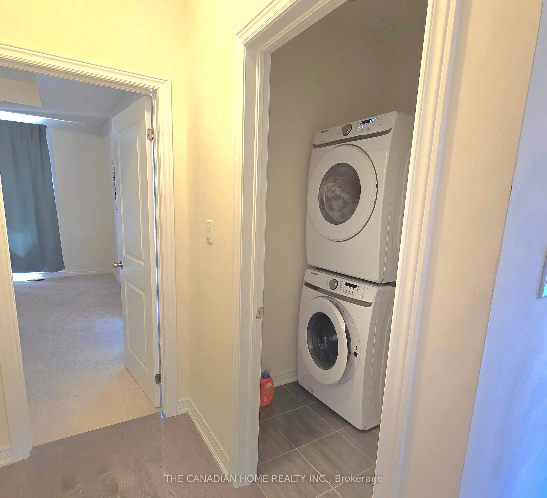 Photo 9 of 76 Conarty Crescent, Whitby, Rural Whitby — HOMEH