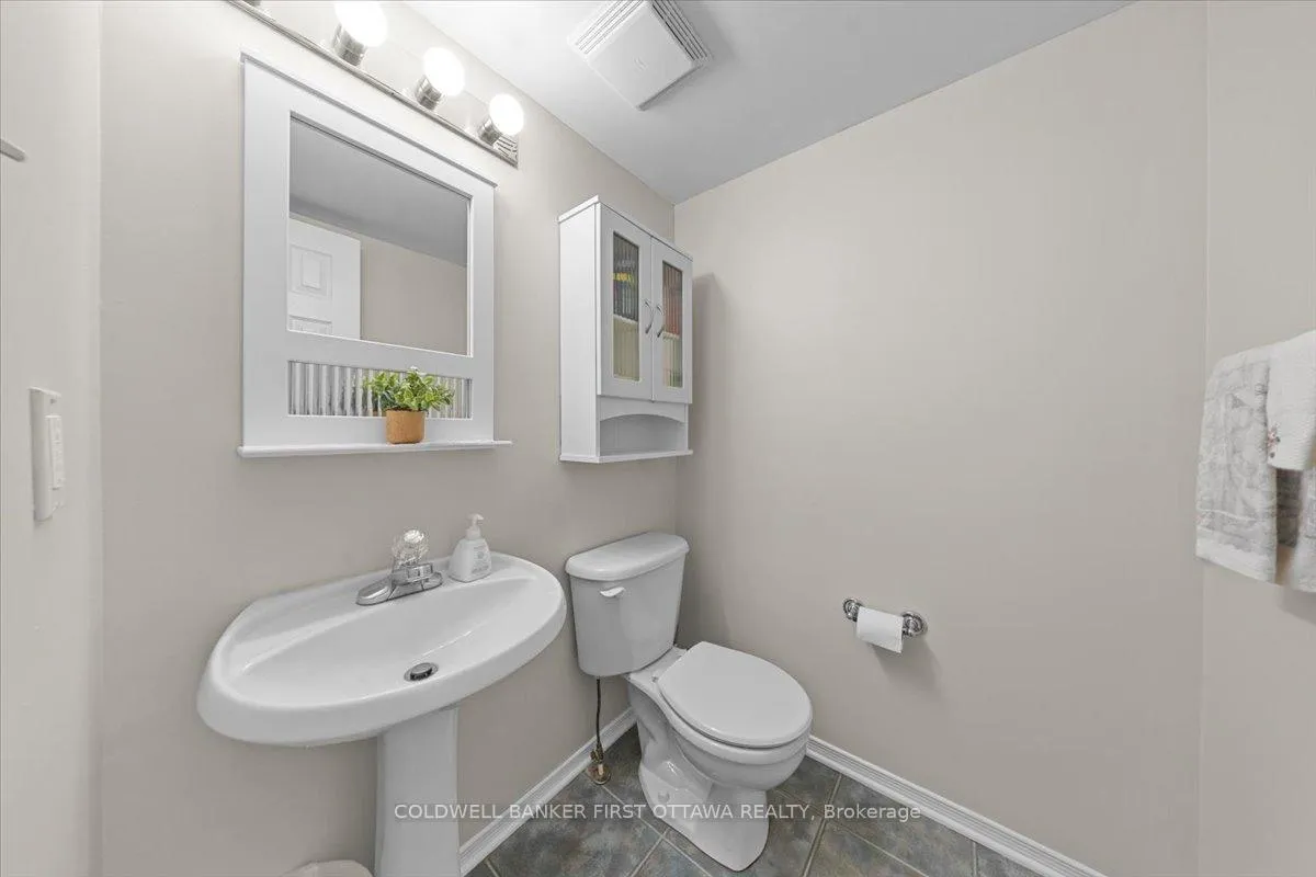 Photo 4 of 29 Heartleaf Private, Ottawa, Hunt Club Park/Greenboro — HOMEH
