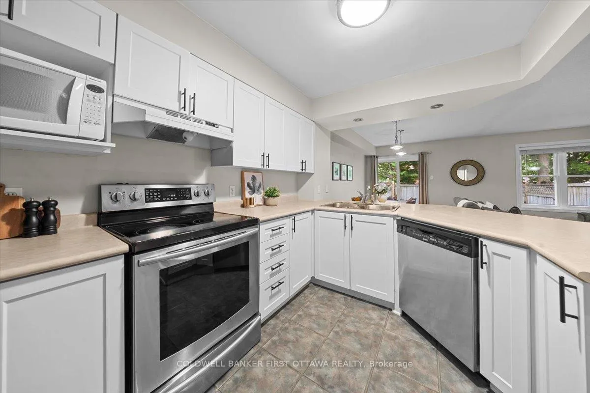 Photo 7 of 29 Heartleaf Private, Ottawa, Hunt Club Park/Greenboro — HOMEH