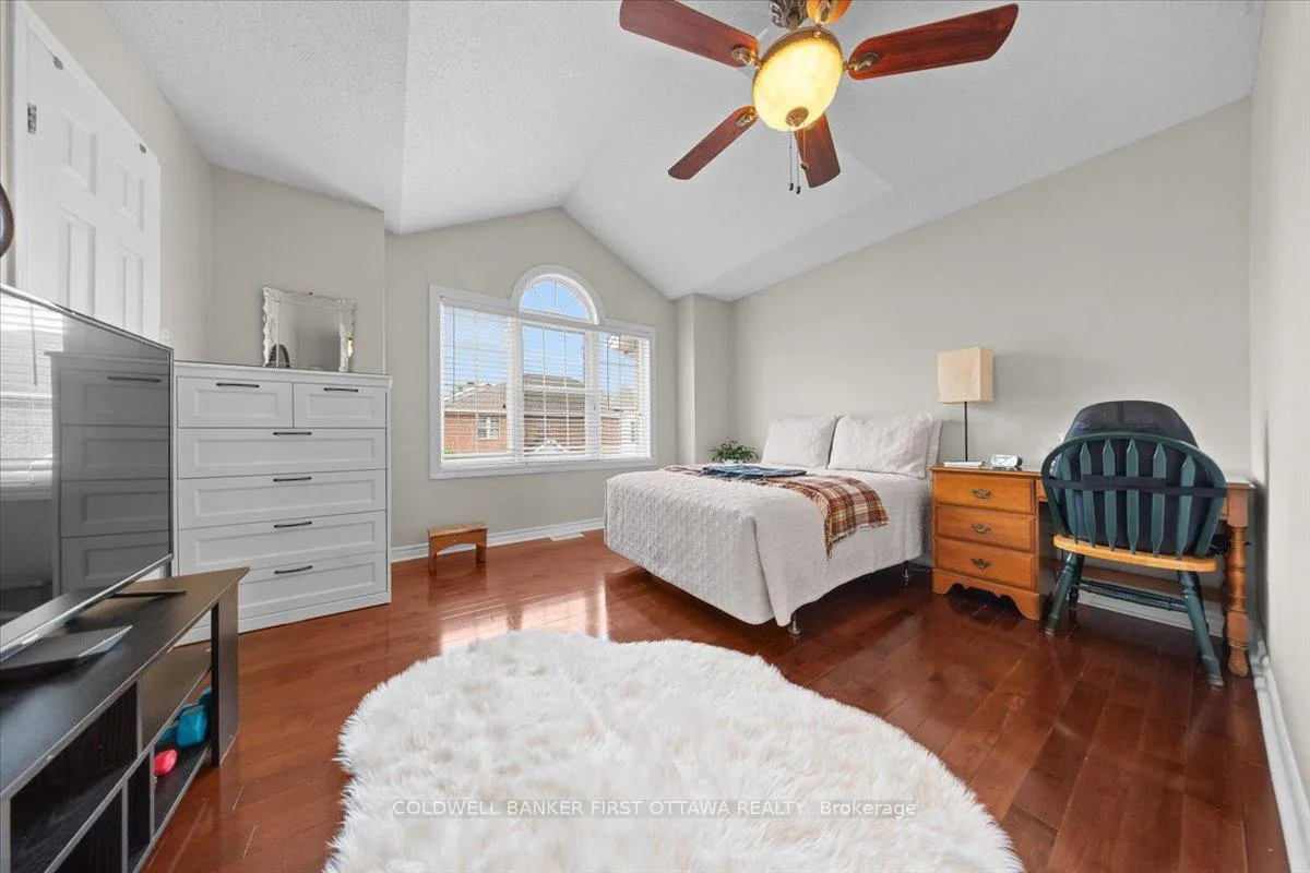 Photo 16 of 29 Heartleaf Private, Ottawa, Hunt Club Park/Greenboro — HOMEH