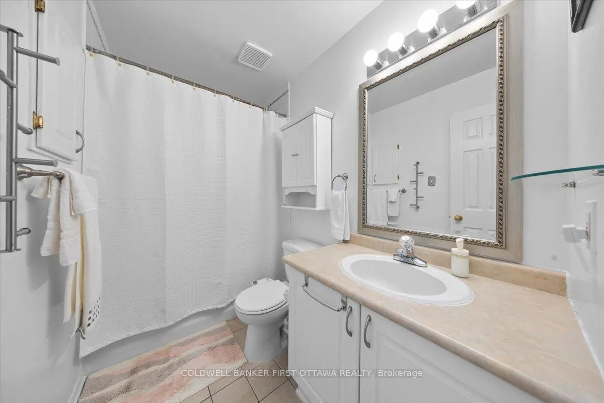 Photo 17 of 29 Heartleaf Private, Ottawa, Hunt Club Park/Greenboro — HOMEH
