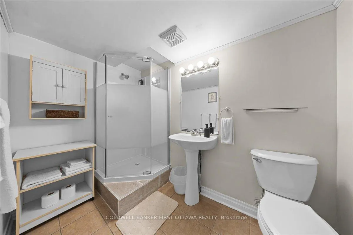 Photo 23 of 29 Heartleaf Private, Ottawa, Hunt Club Park/Greenboro — HOMEH