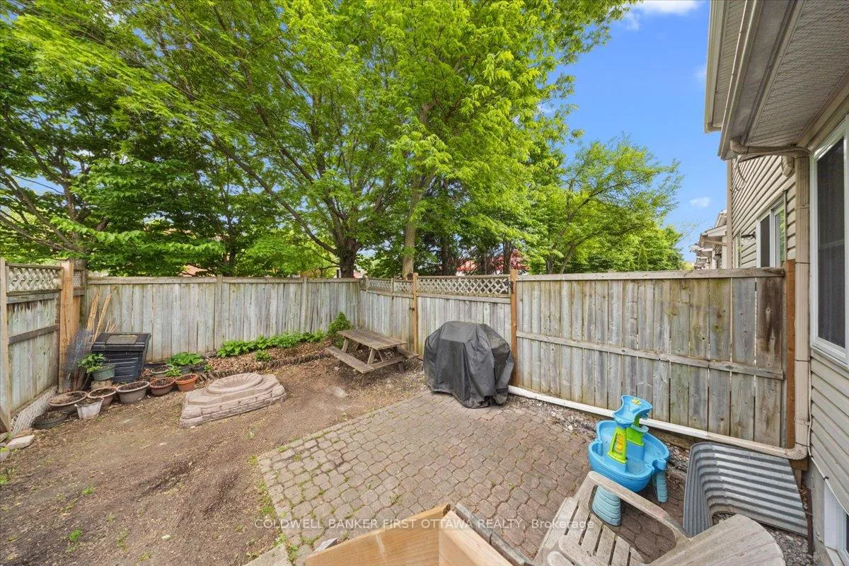 Photo 24 of 29 Heartleaf Private, Ottawa, Hunt Club Park/Greenboro — HOMEH