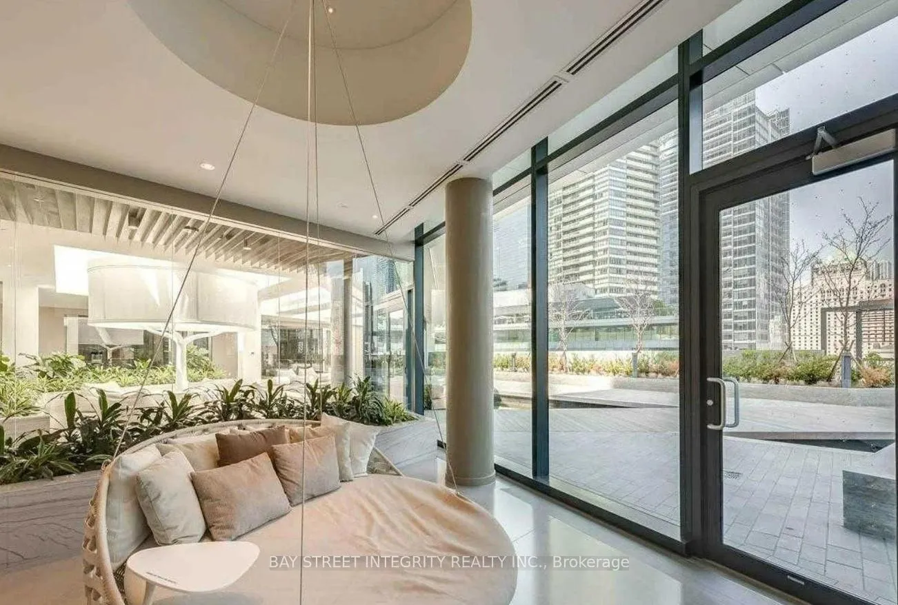 Photo 2 of Unit 4805, 88 Harbour Street, Toronto, Waterfront Communities — HOMEH