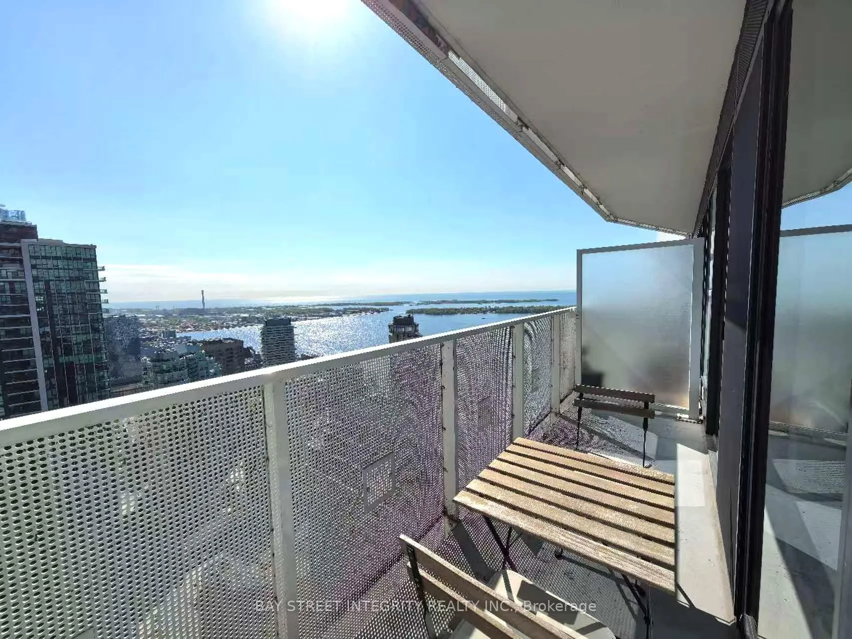 Photo 13 of Unit 4805, 88 Harbour Street, Toronto, Waterfront Communities — HOMEH