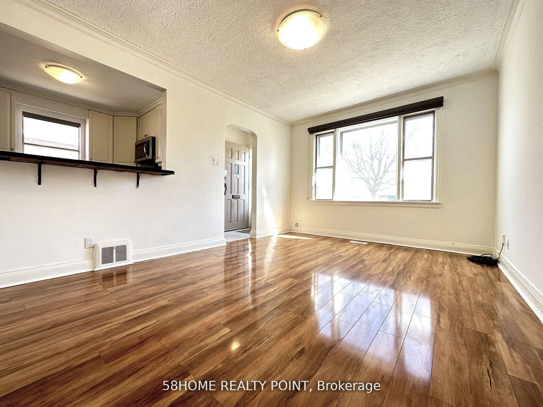 Photo 2 of Unit Main, 56 Regina Avenue, Toronto, Englemount-Lawrence — HOMEH