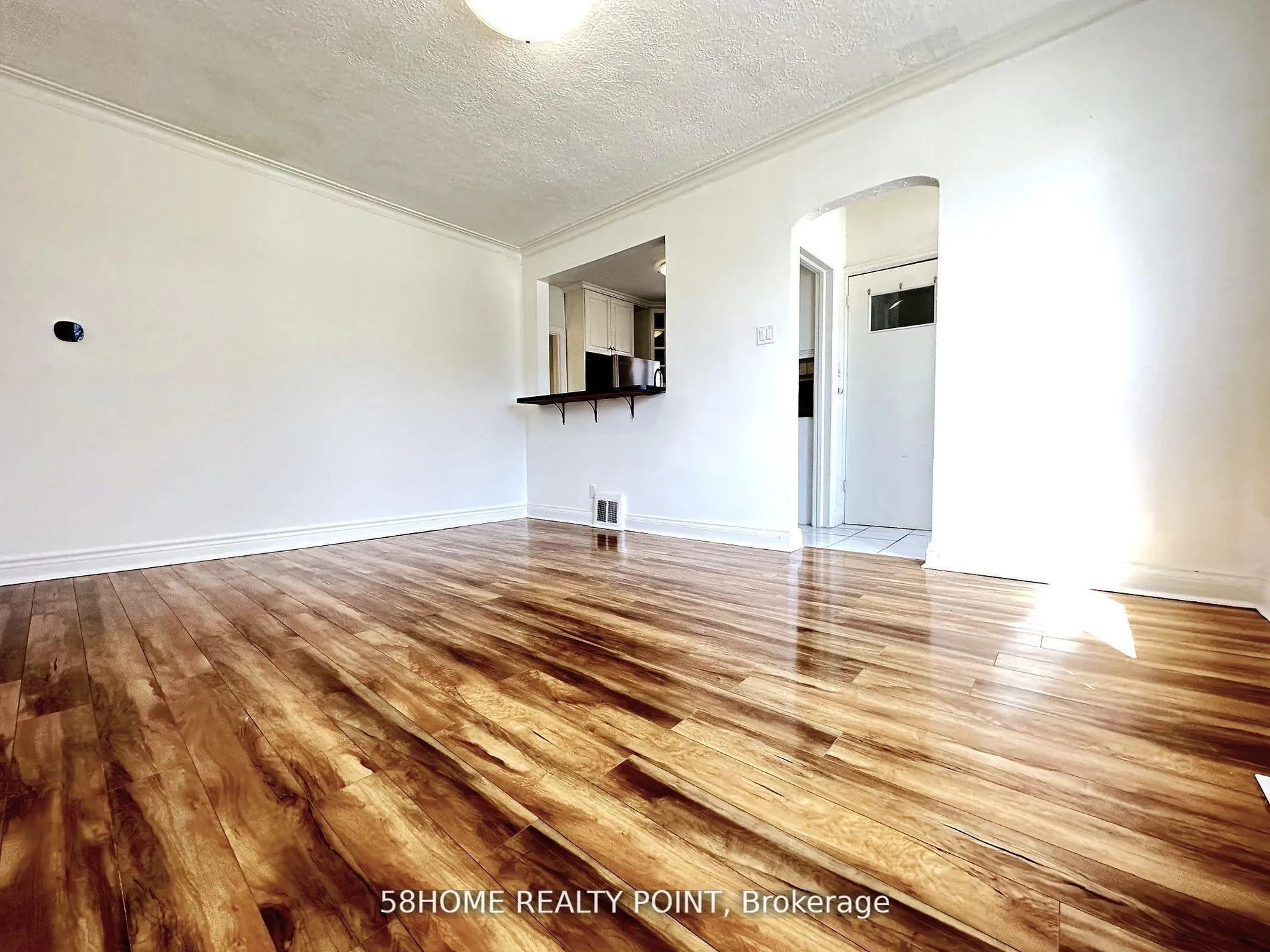 Photo 7 of Unit Main, 56 Regina Avenue, Toronto, Englemount-Lawrence — HOMEH