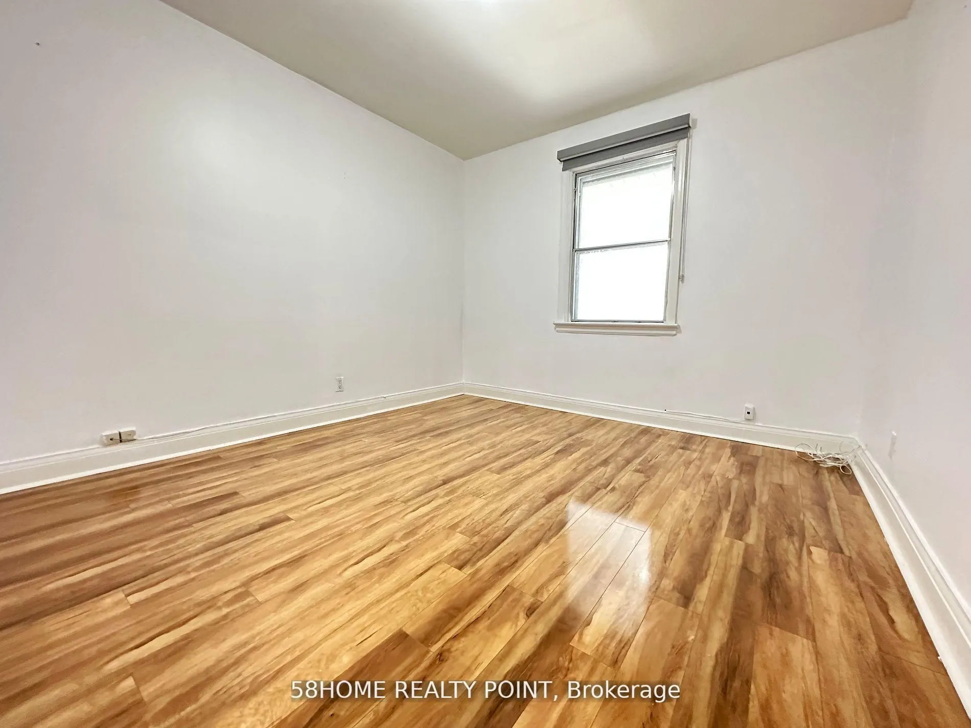 Photo 9 of Unit Main, 56 Regina Avenue, Toronto, Englemount-Lawrence — HOMEH