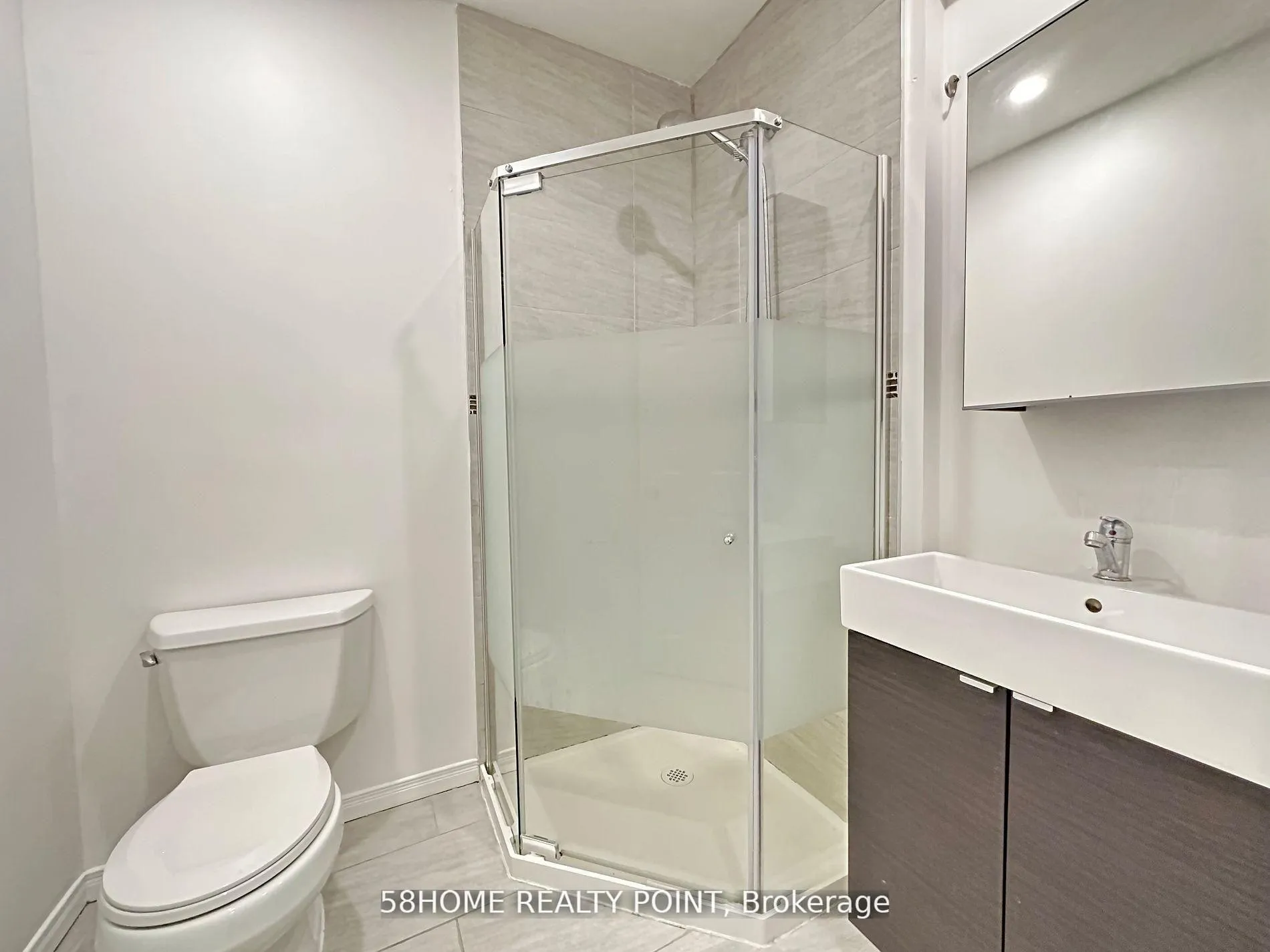 Photo 11 of Unit Main, 56 Regina Avenue, Toronto, Englemount-Lawrence — HOMEH