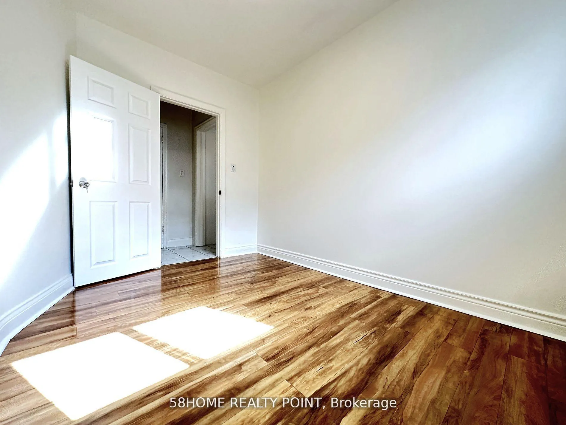 Photo 12 of Unit Main, 56 Regina Avenue, Toronto, Englemount-Lawrence — HOMEH