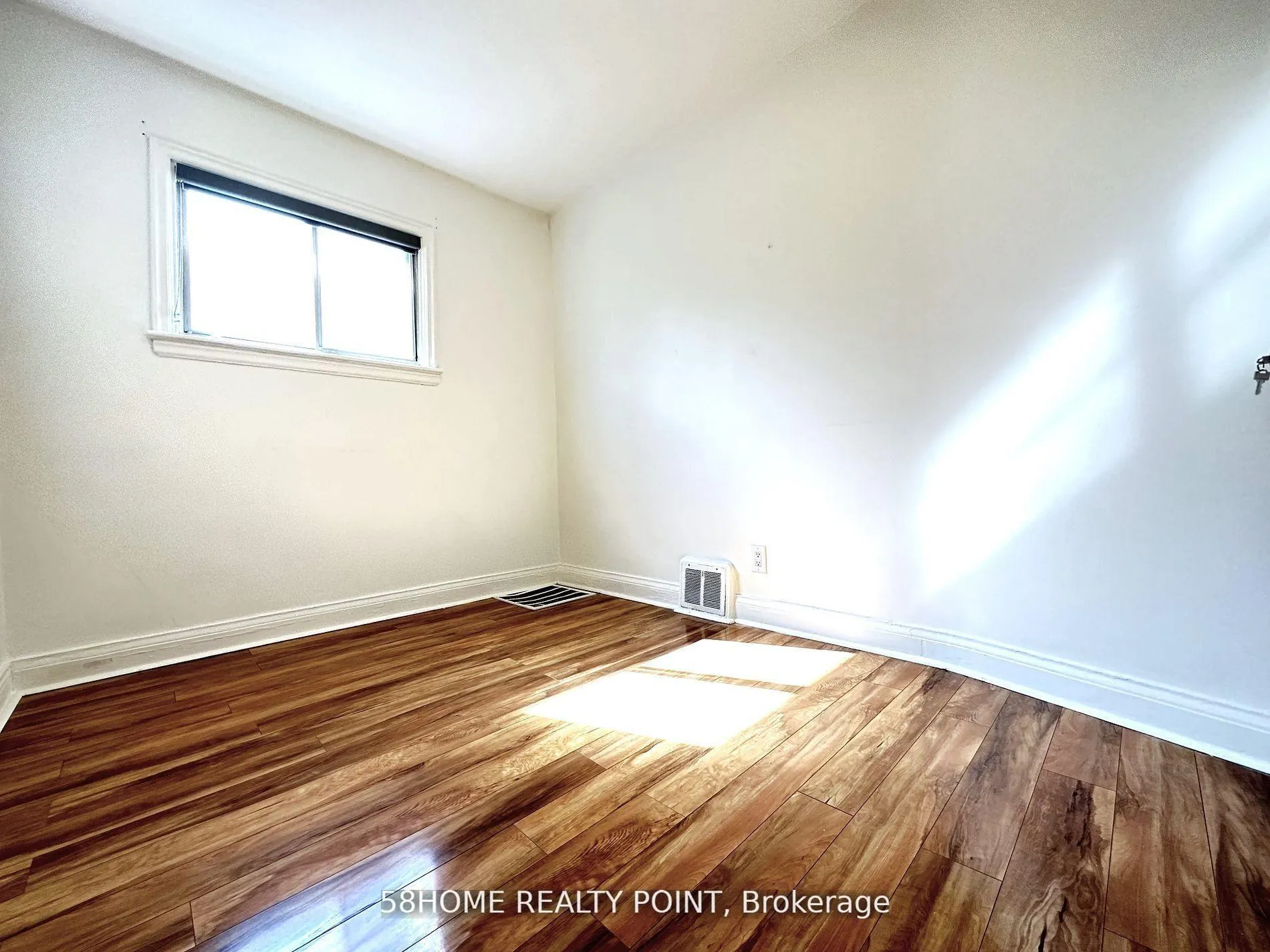 Photo 13 of Unit Main, 56 Regina Avenue, Toronto, Englemount-Lawrence — HOMEH