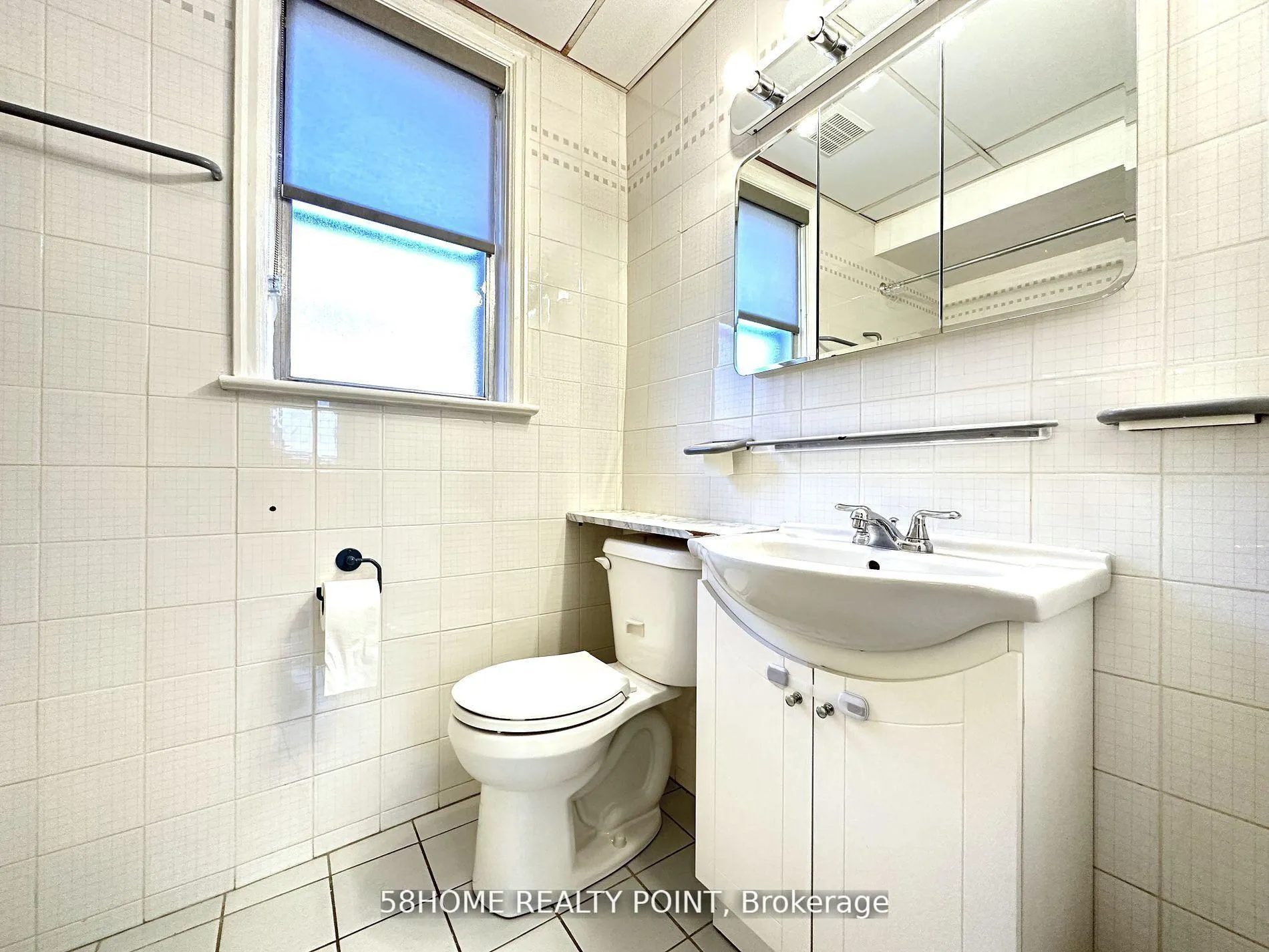 Photo 16 of Unit Main, 56 Regina Avenue, Toronto, Englemount-Lawrence — HOMEH