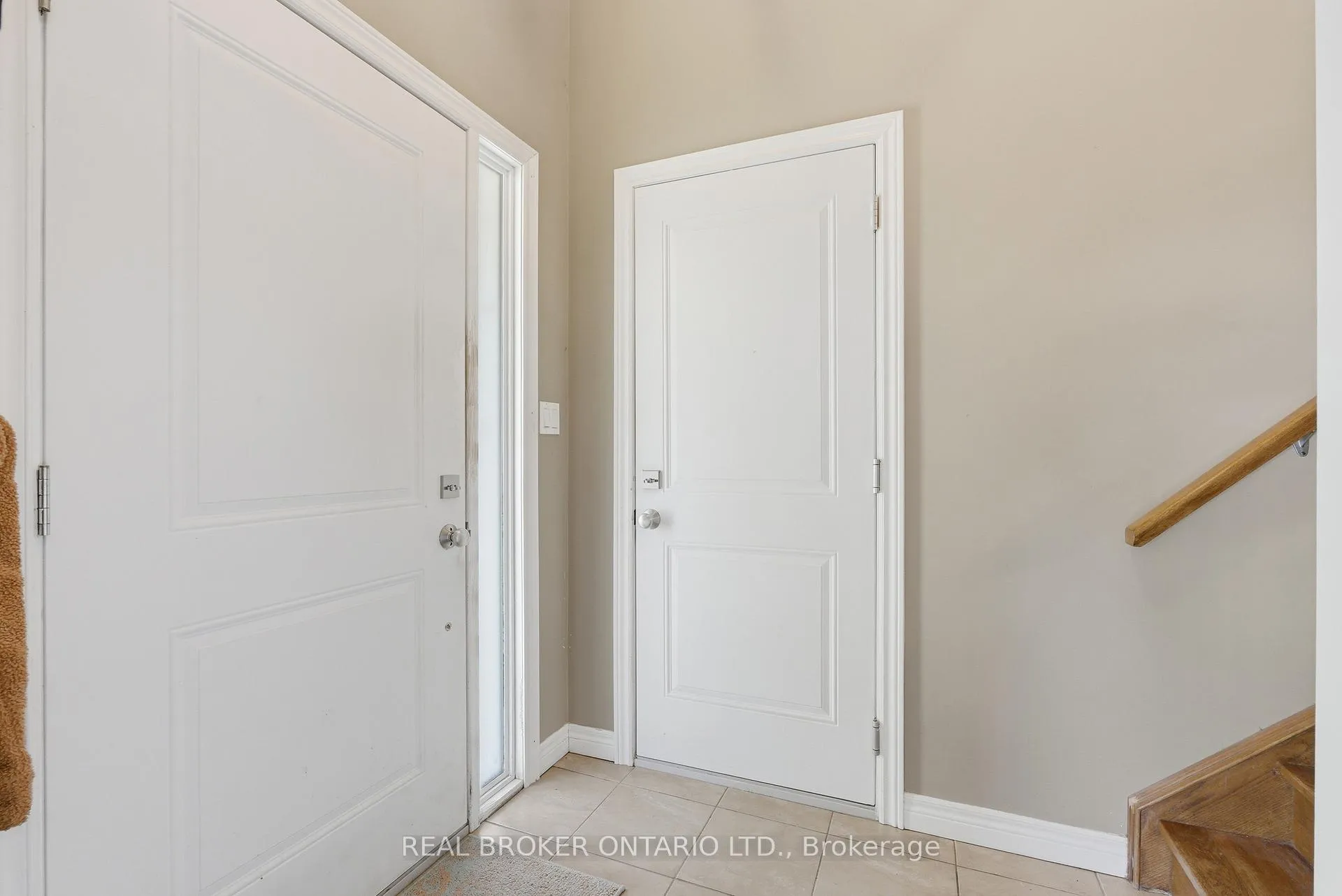Photo 5 of 446 Scholfield Avenue N, Welland, Welland Downtown — HOMEH